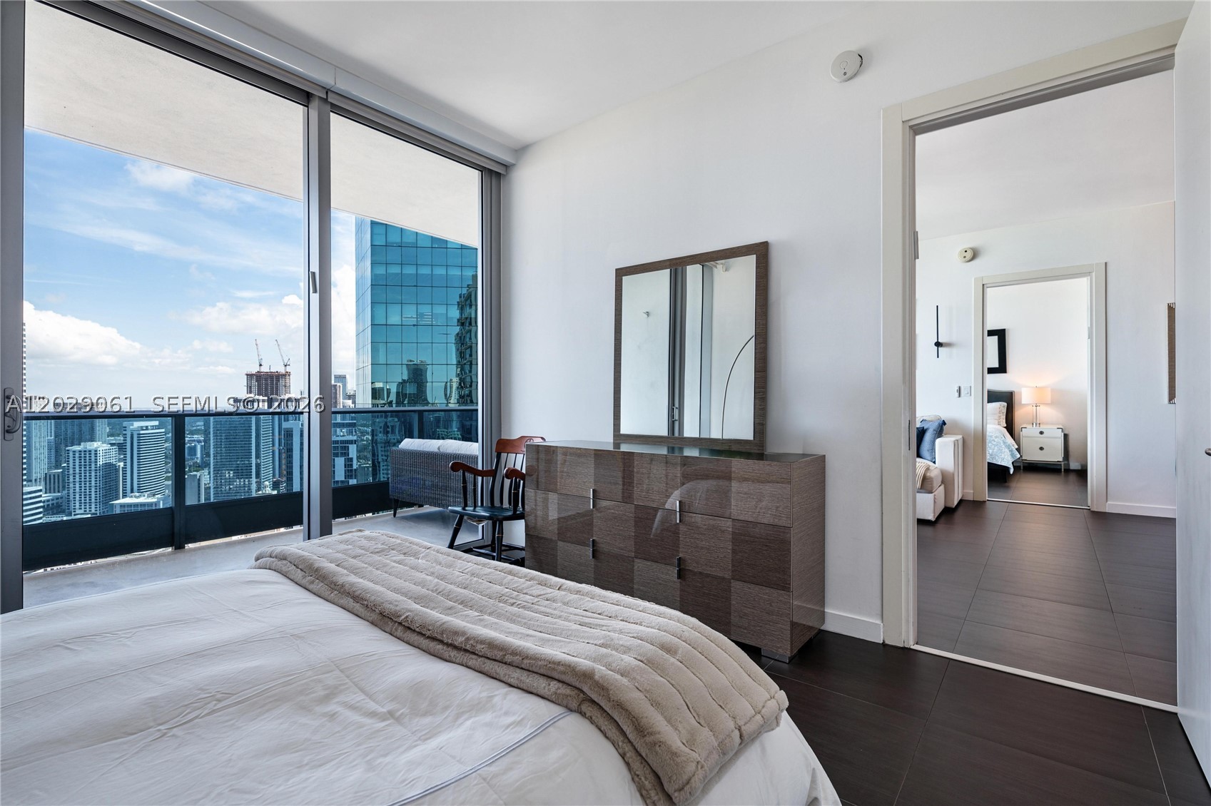 200 Biscayne Blvd Way #4812 Miami, FL 33131