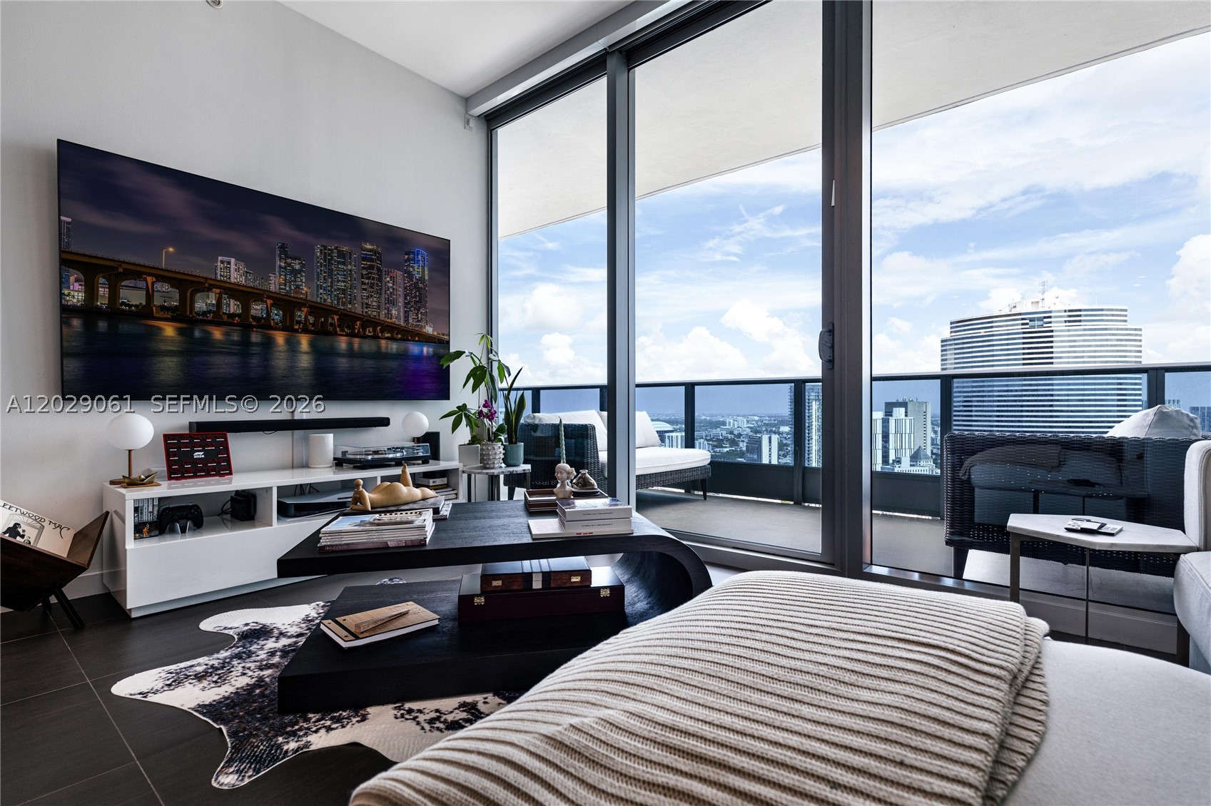 200 Biscayne Blvd Way #4812 Miami, FL 33131