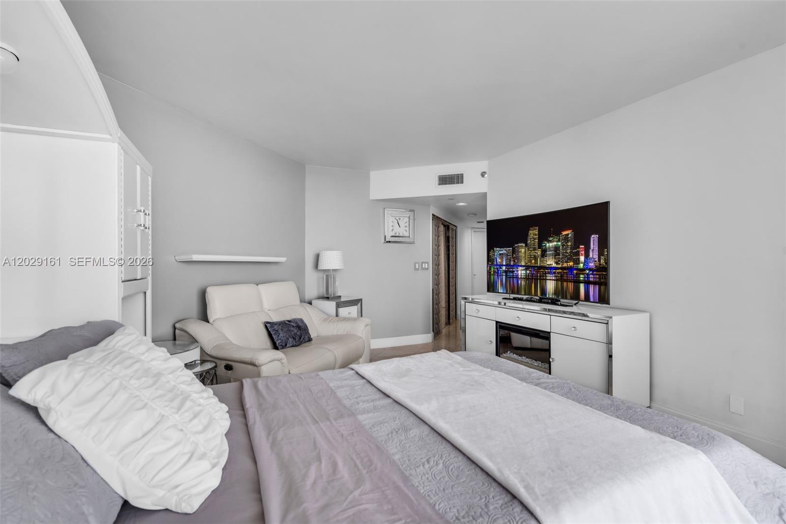 16485 Collins Ave #1832 Sunny Isles Beach, FL 33160