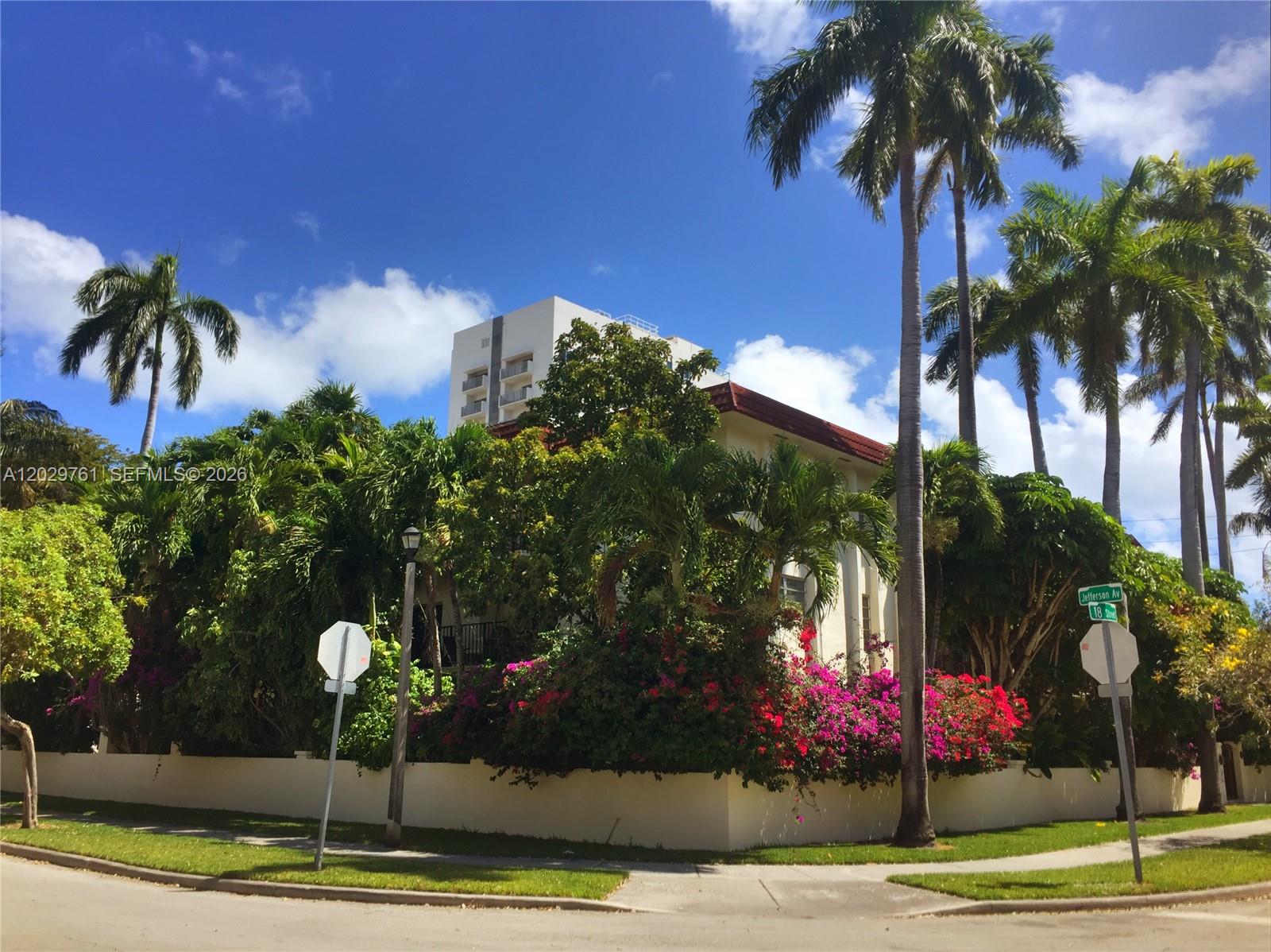 1821 Jefferson Ave #205