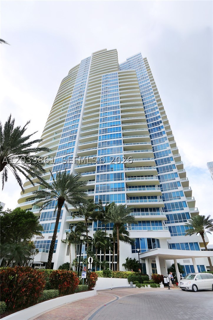 image Continuum South Beach South Tower23