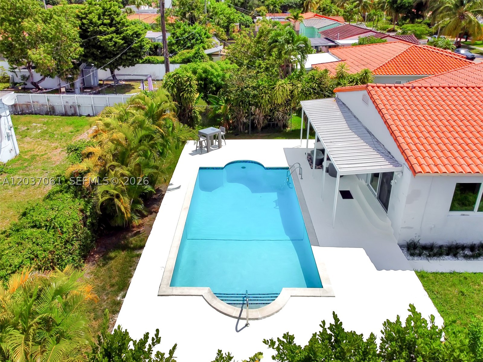 2195 SW 25th Ter Miami, FL 33133