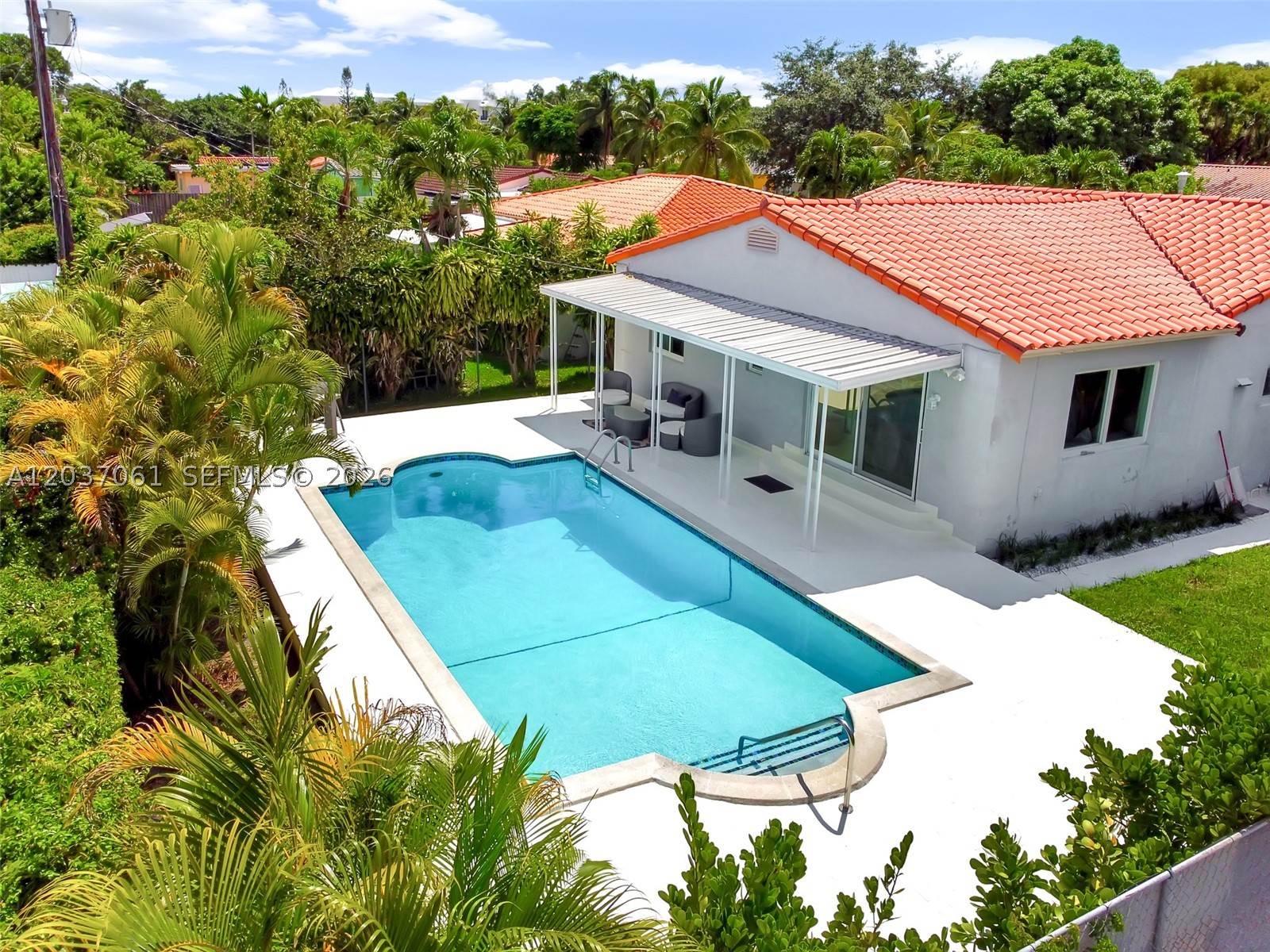 2195 SW 25th Ter Miami, FL 33133