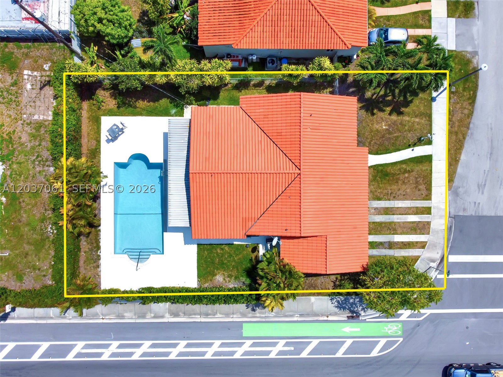 2195 SW 25th Ter Miami, FL 33133