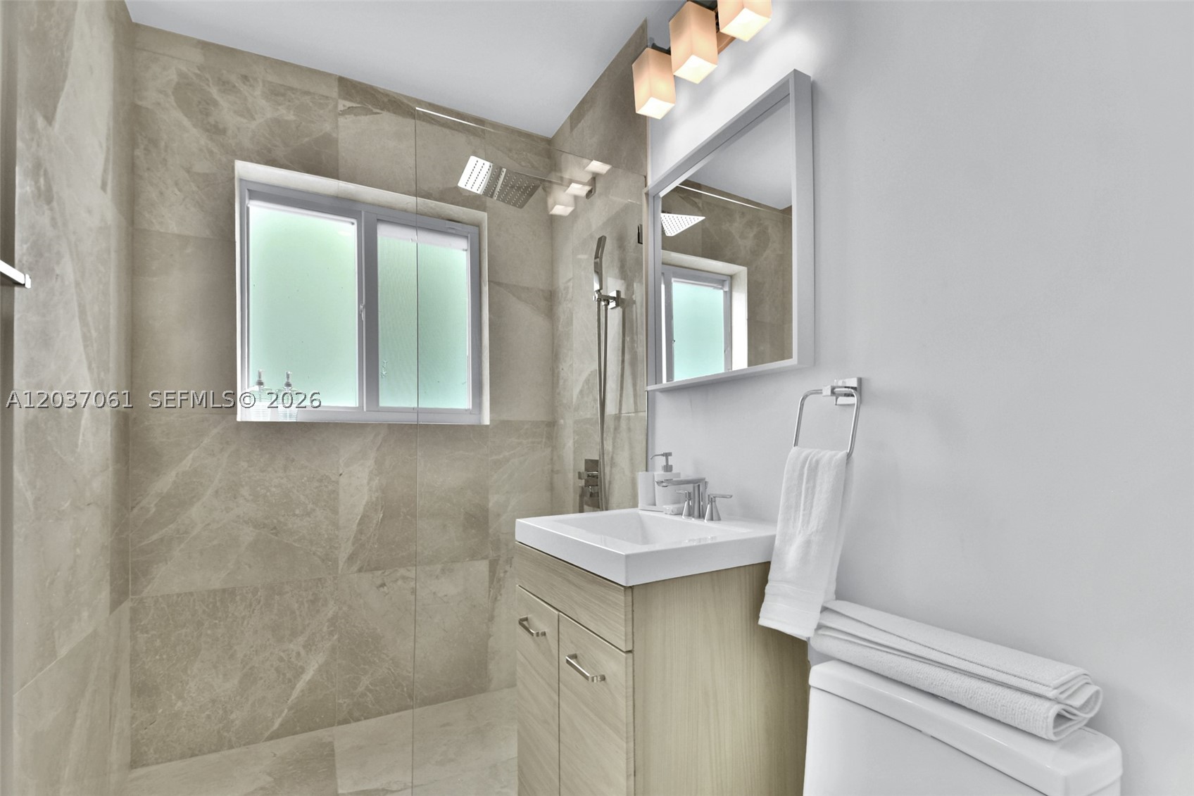 2195 SW 25th Ter Miami, FL 33133