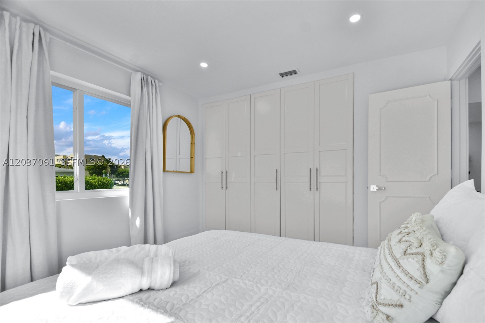 2195 SW 25th Ter Miami, FL 33133