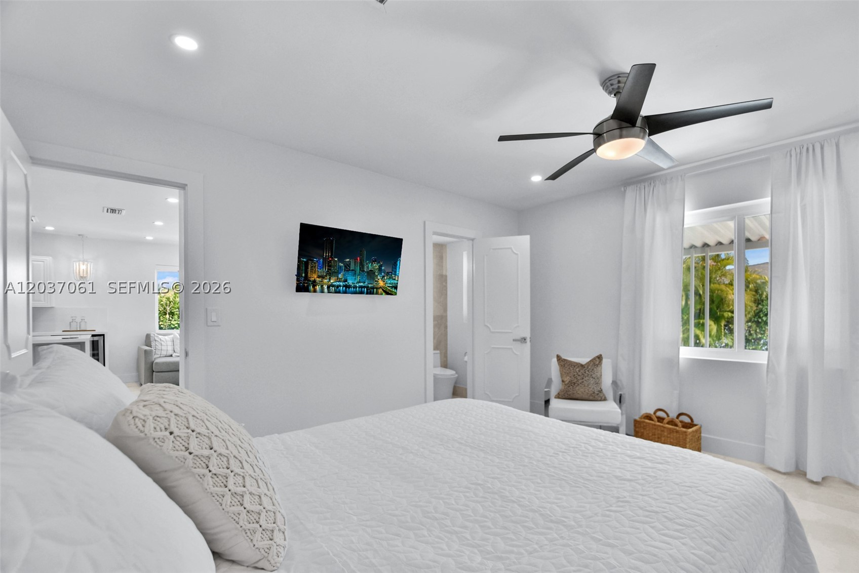 2195 SW 25th Ter Miami, FL 33133