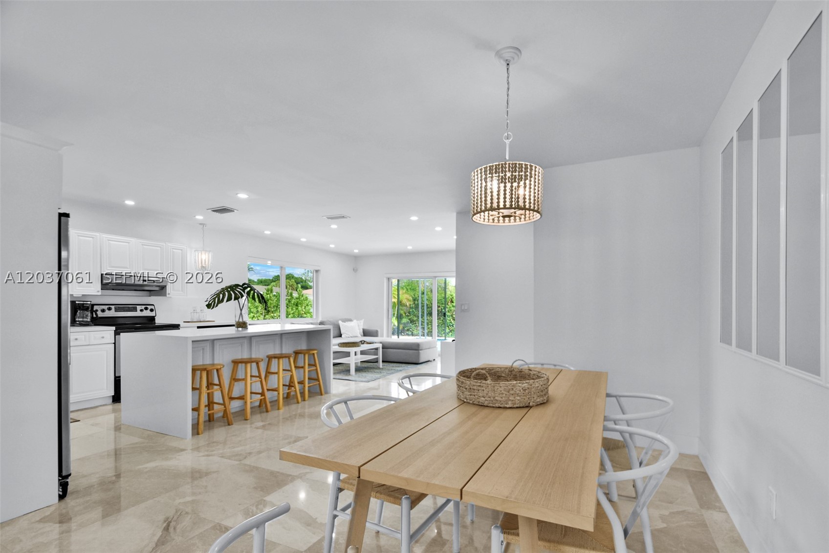 2195 SW 25th Ter Miami, FL 33133