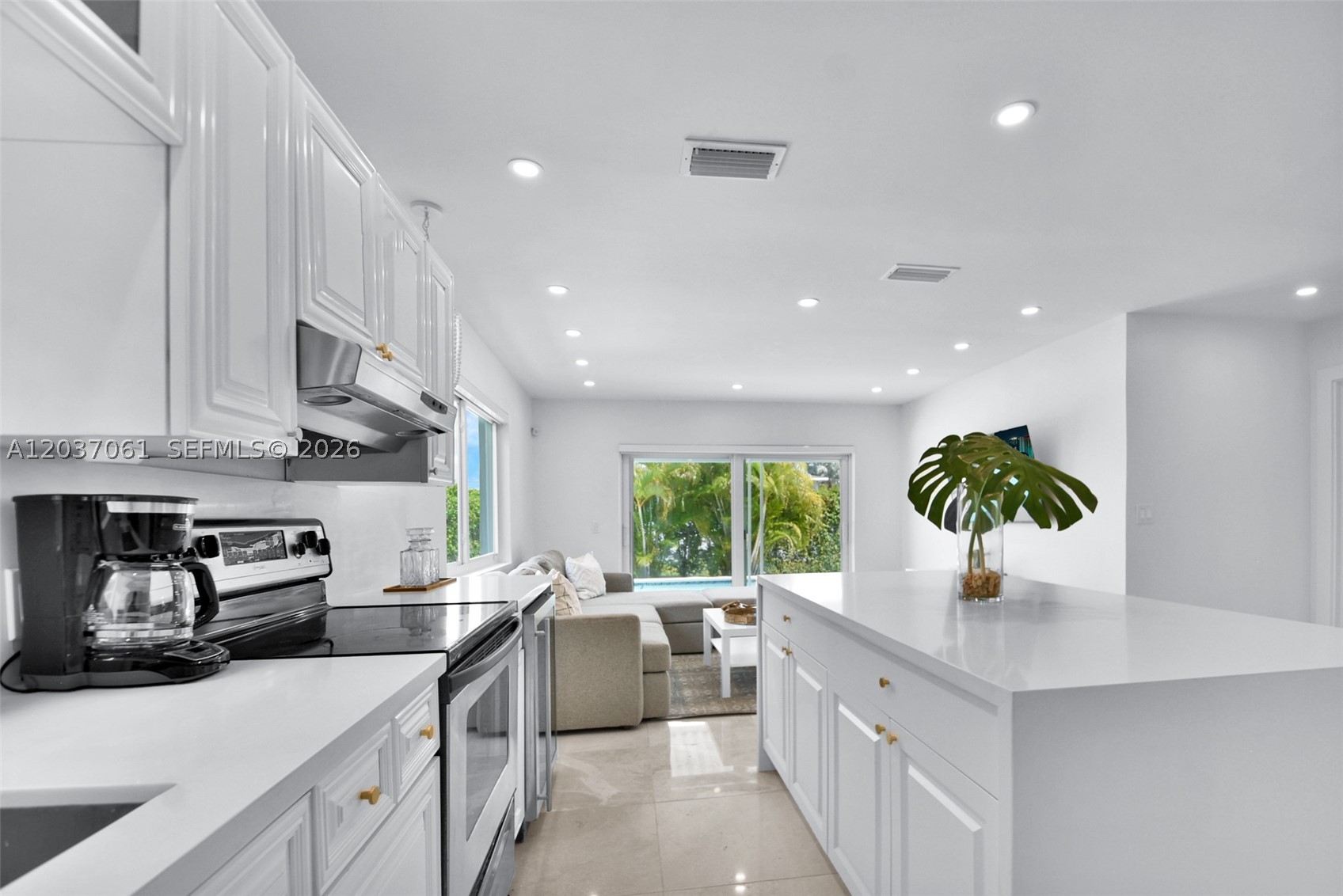 2195 SW 25th Ter Miami, FL 33133