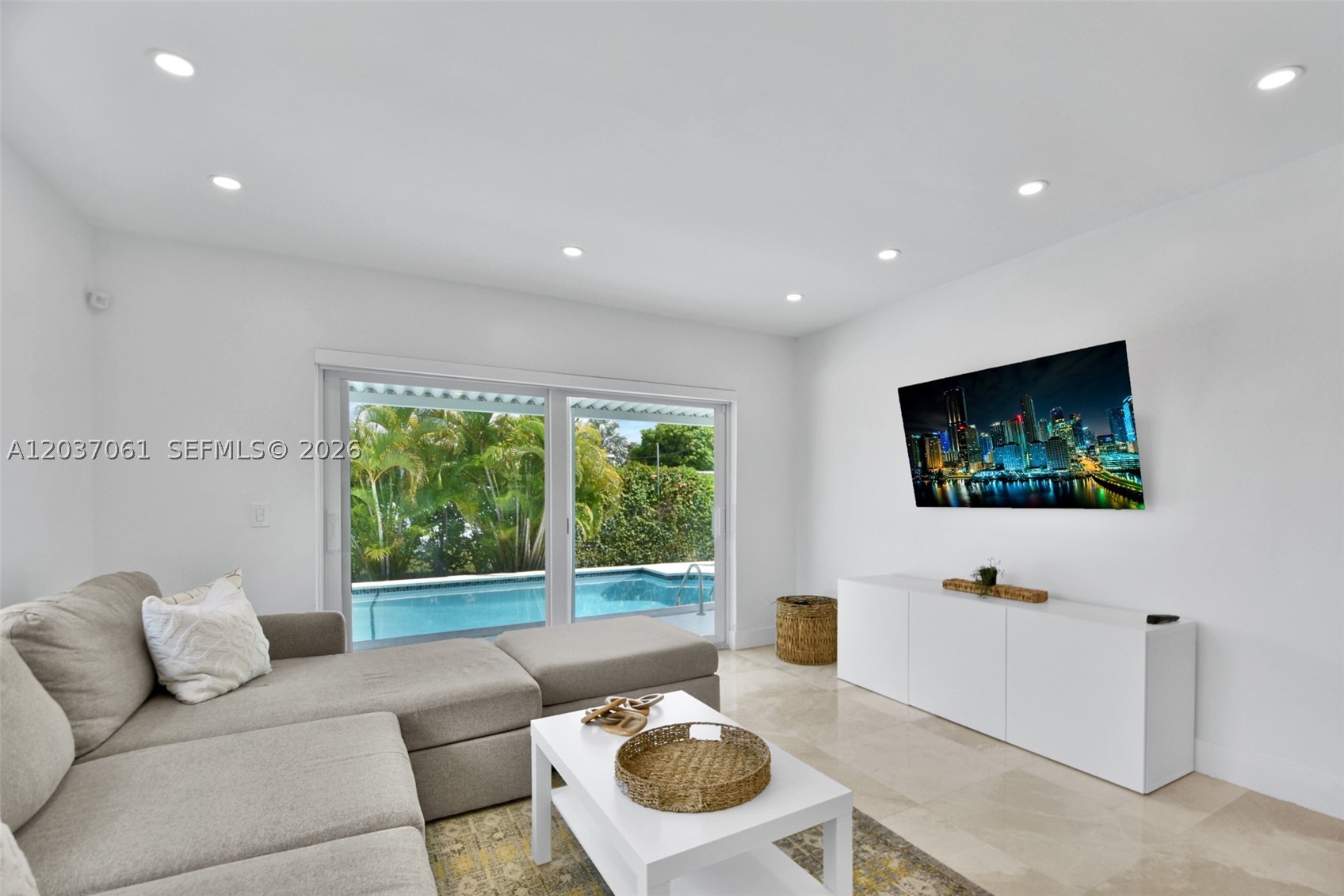2195 SW 25th Ter Miami, FL 33133