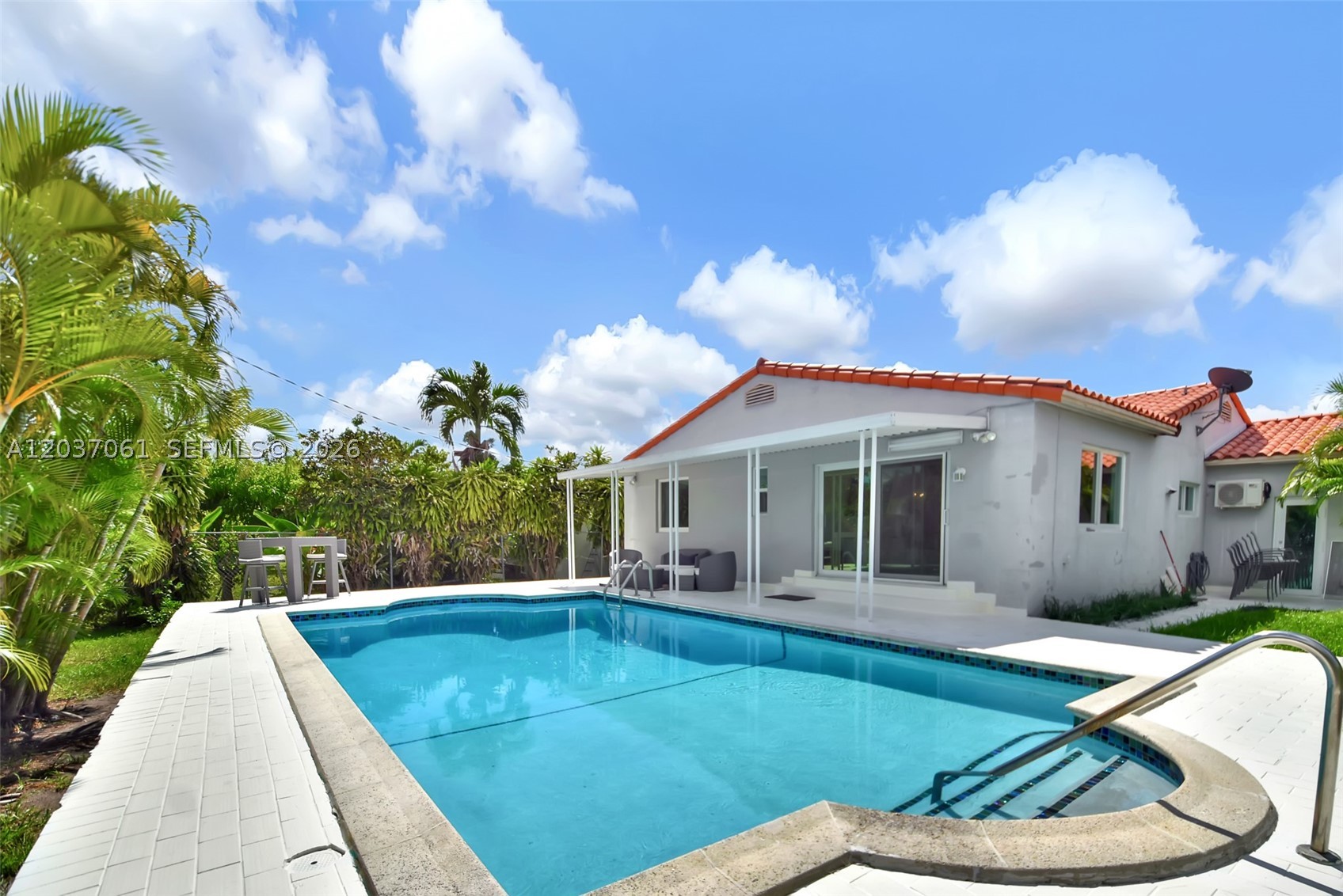 2195 SW 25th Ter Miami, FL 33133