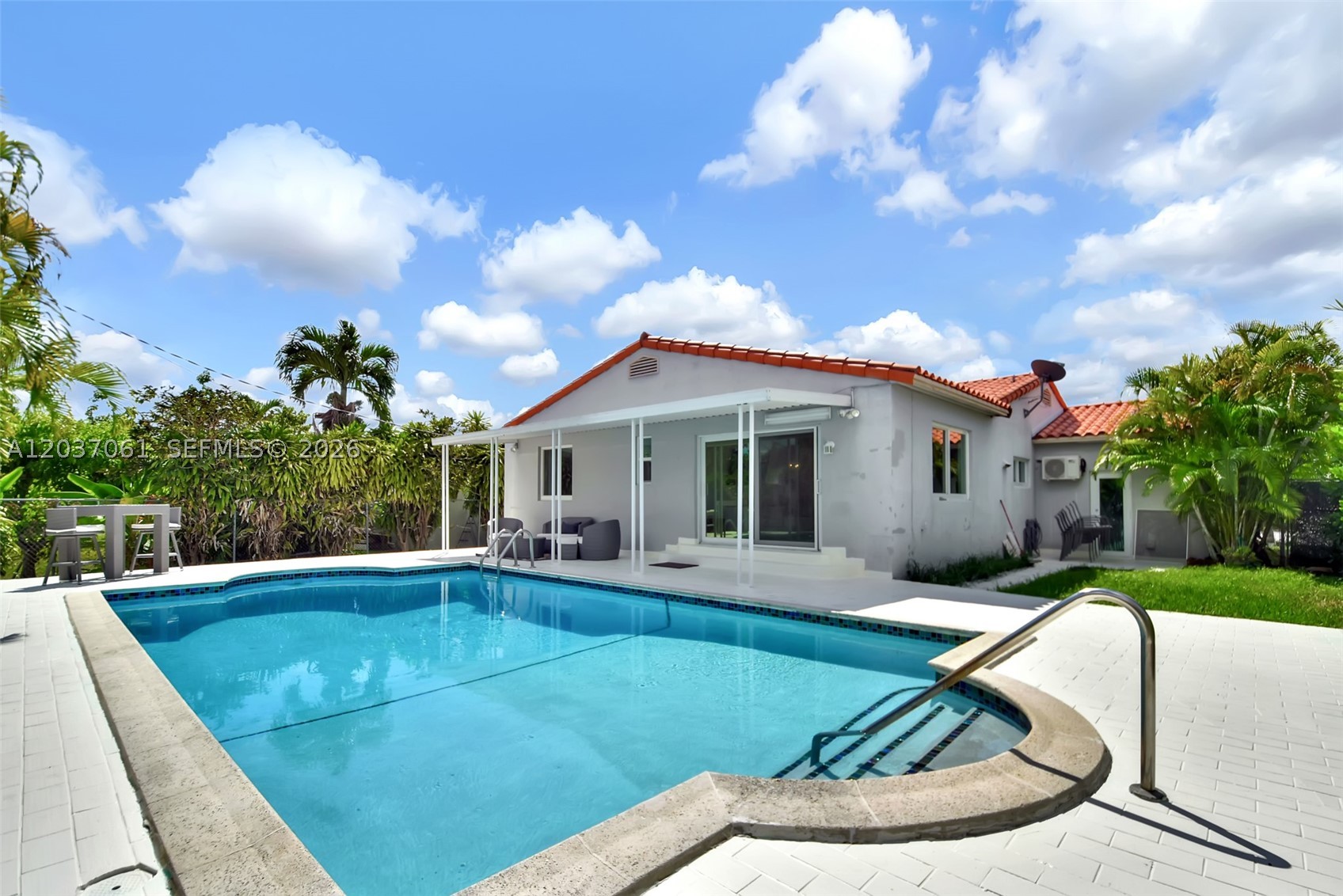 2195 SW 25th Ter Miami, FL 33133