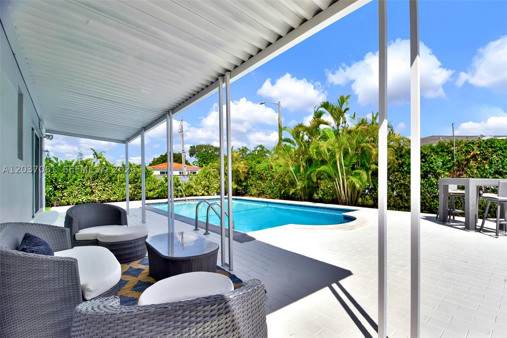 2195 SW 25th Ter Miami, FL 33133