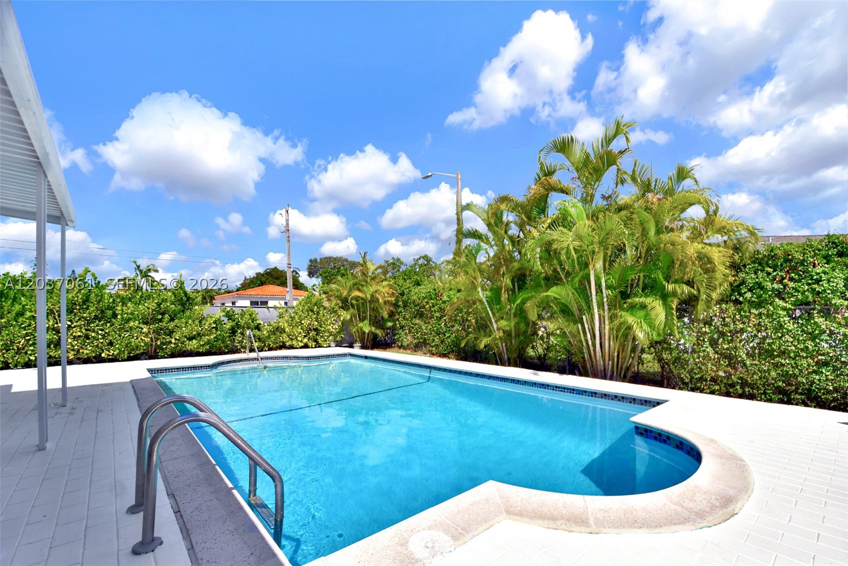 2195 SW 25th Ter Miami, FL 33133
