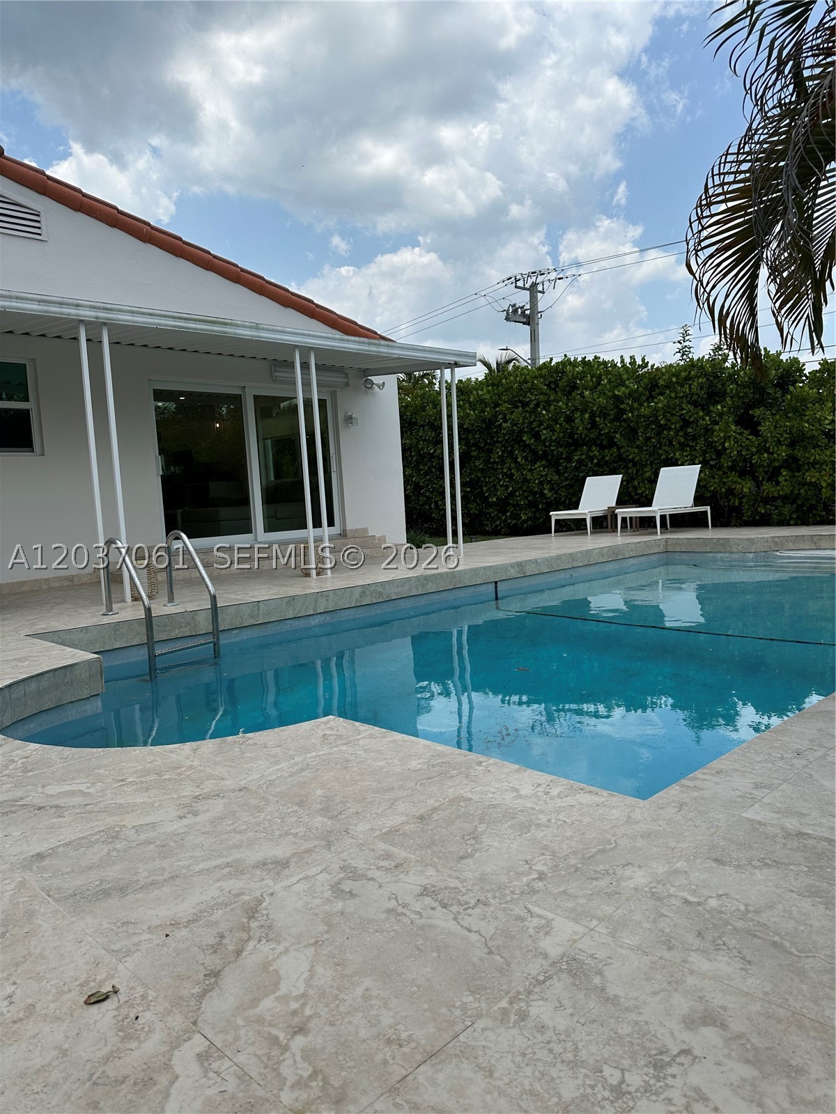 2195 SW 25th Ter Miami, FL 33133