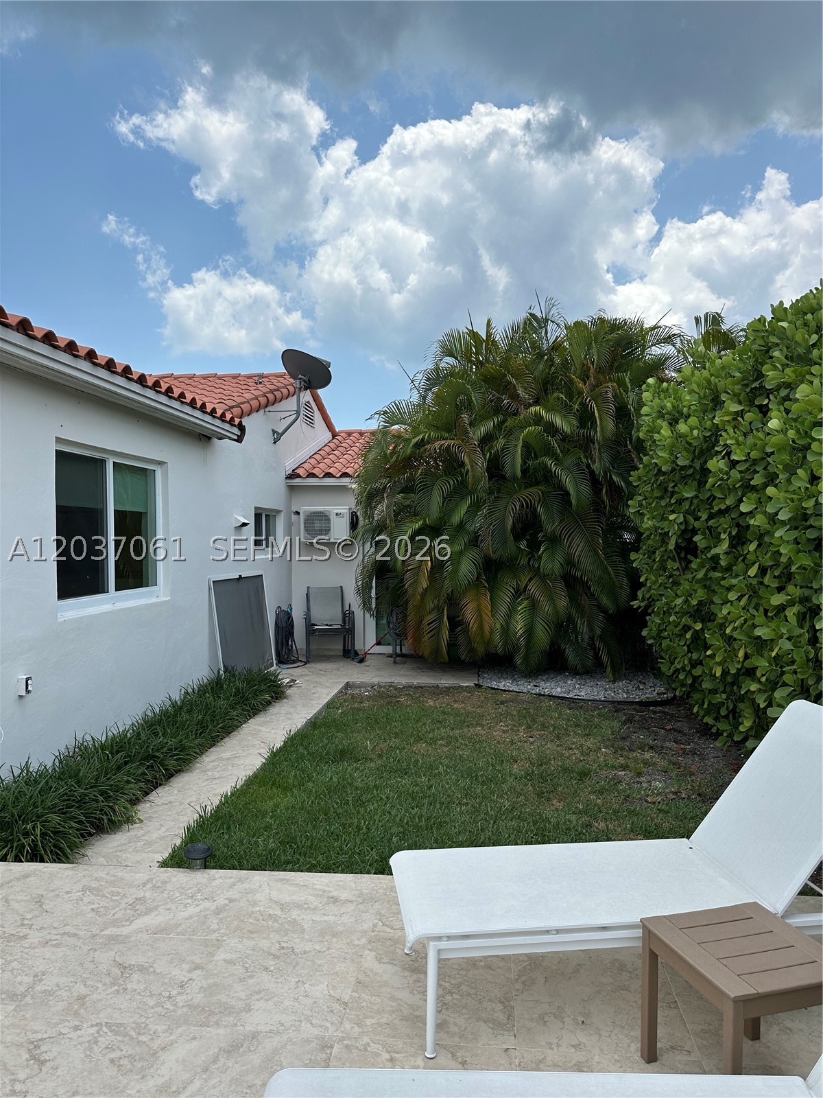 2195 SW 25th Ter Miami, FL 33133