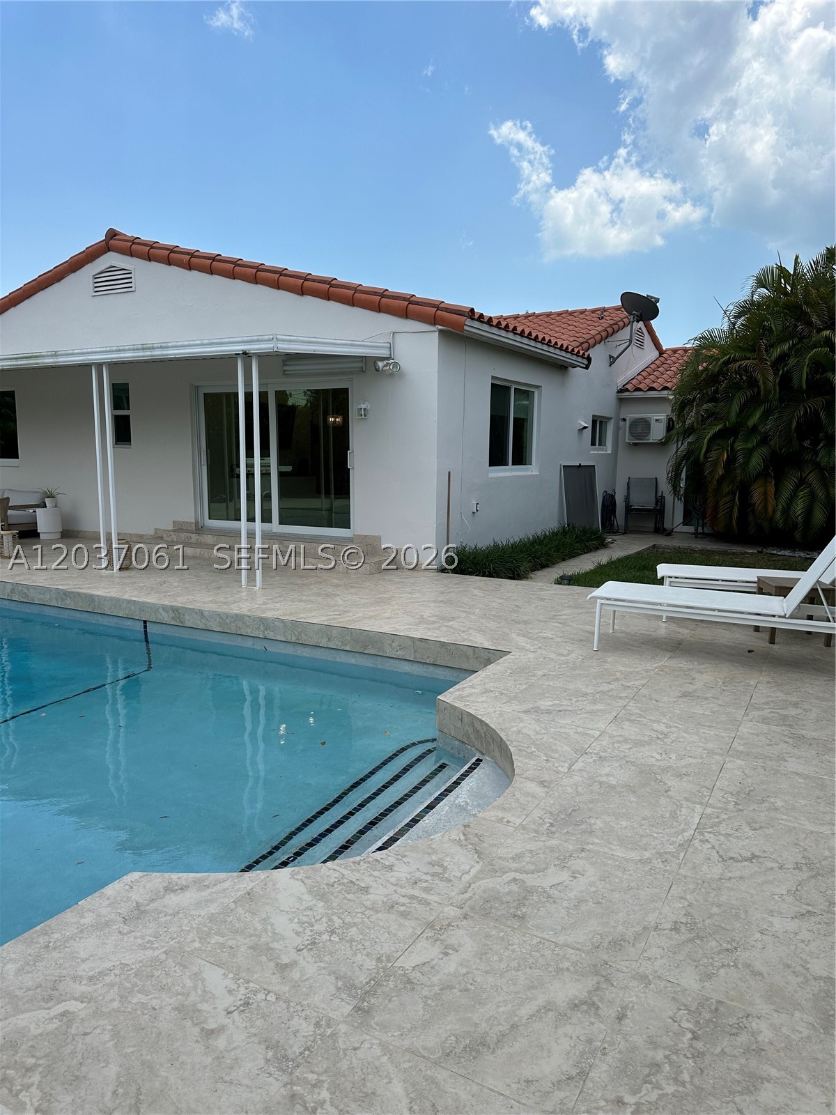 2195 SW 25th Ter Miami, FL 33133