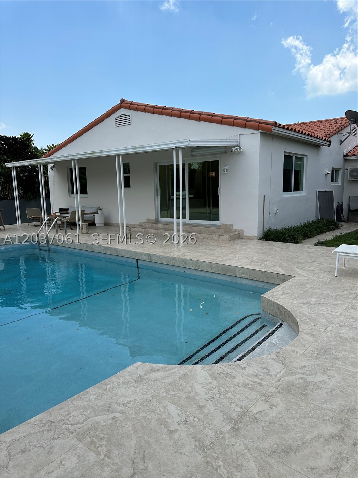 2195 SW 25th Ter Miami, FL 33133