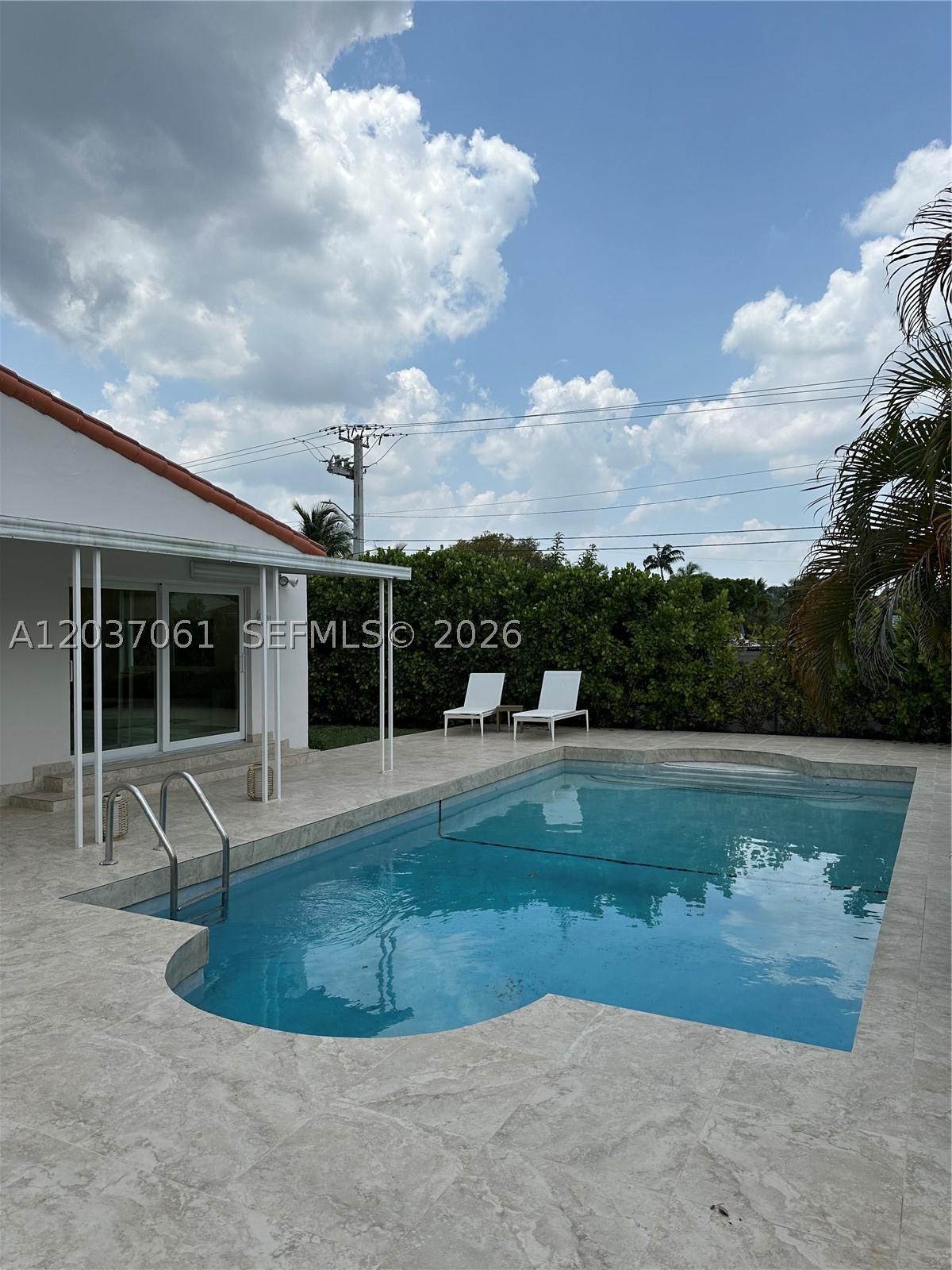 2195 SW 25th Ter Miami, FL 33133