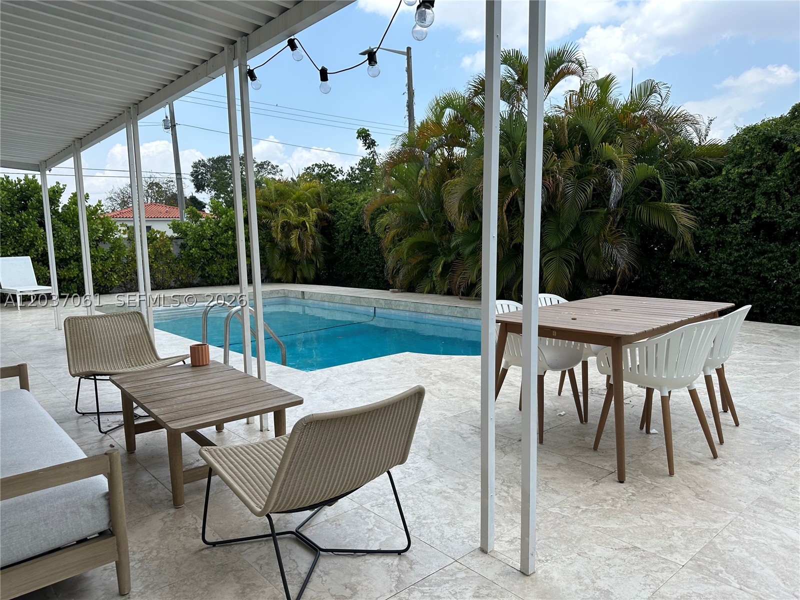 2195 SW 25th Ter Miami, FL 33133