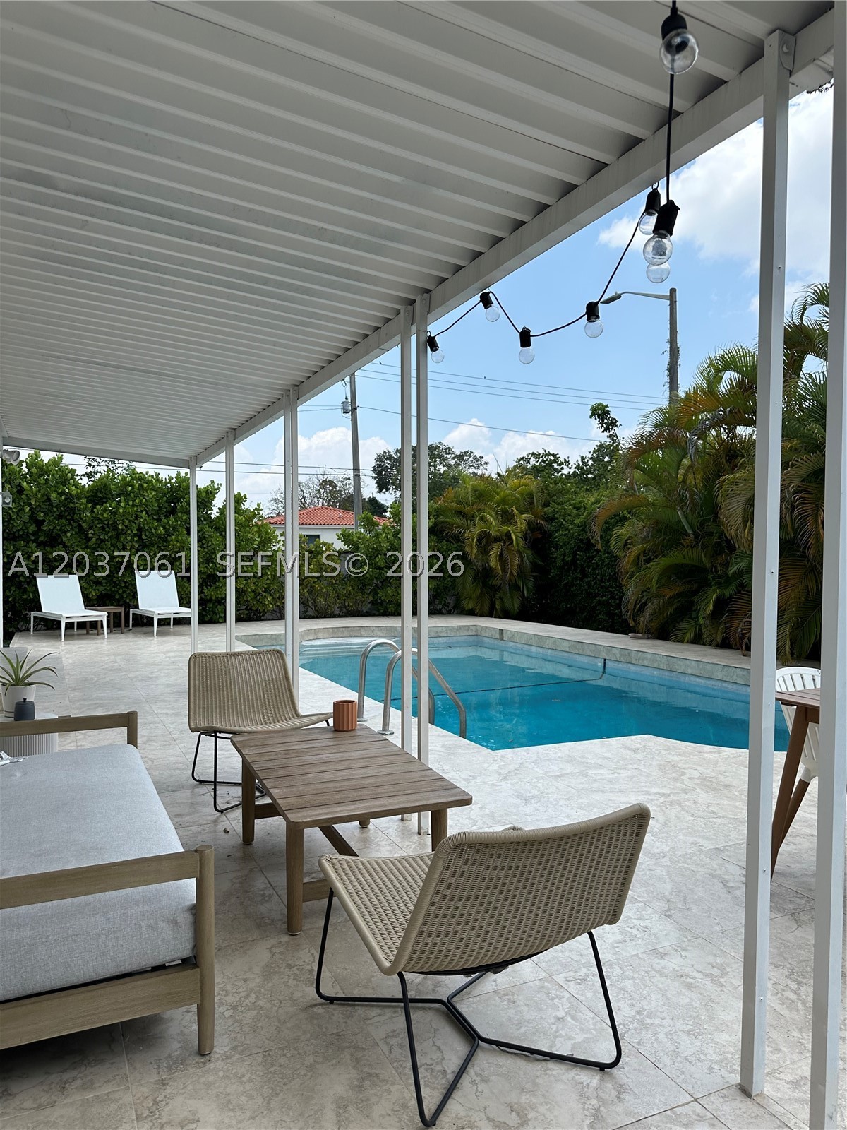 2195 SW 25th Ter Miami, FL 33133