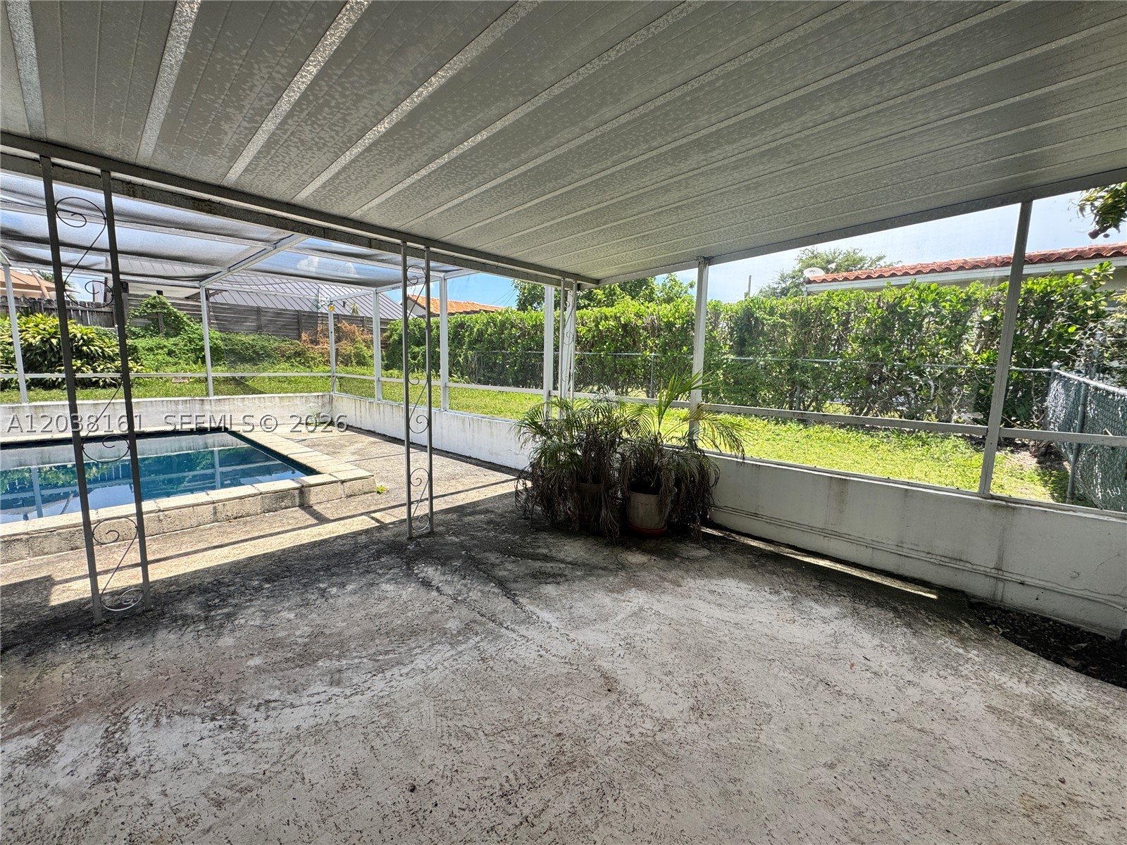 6121 SW 26th St Miami, FL 33155