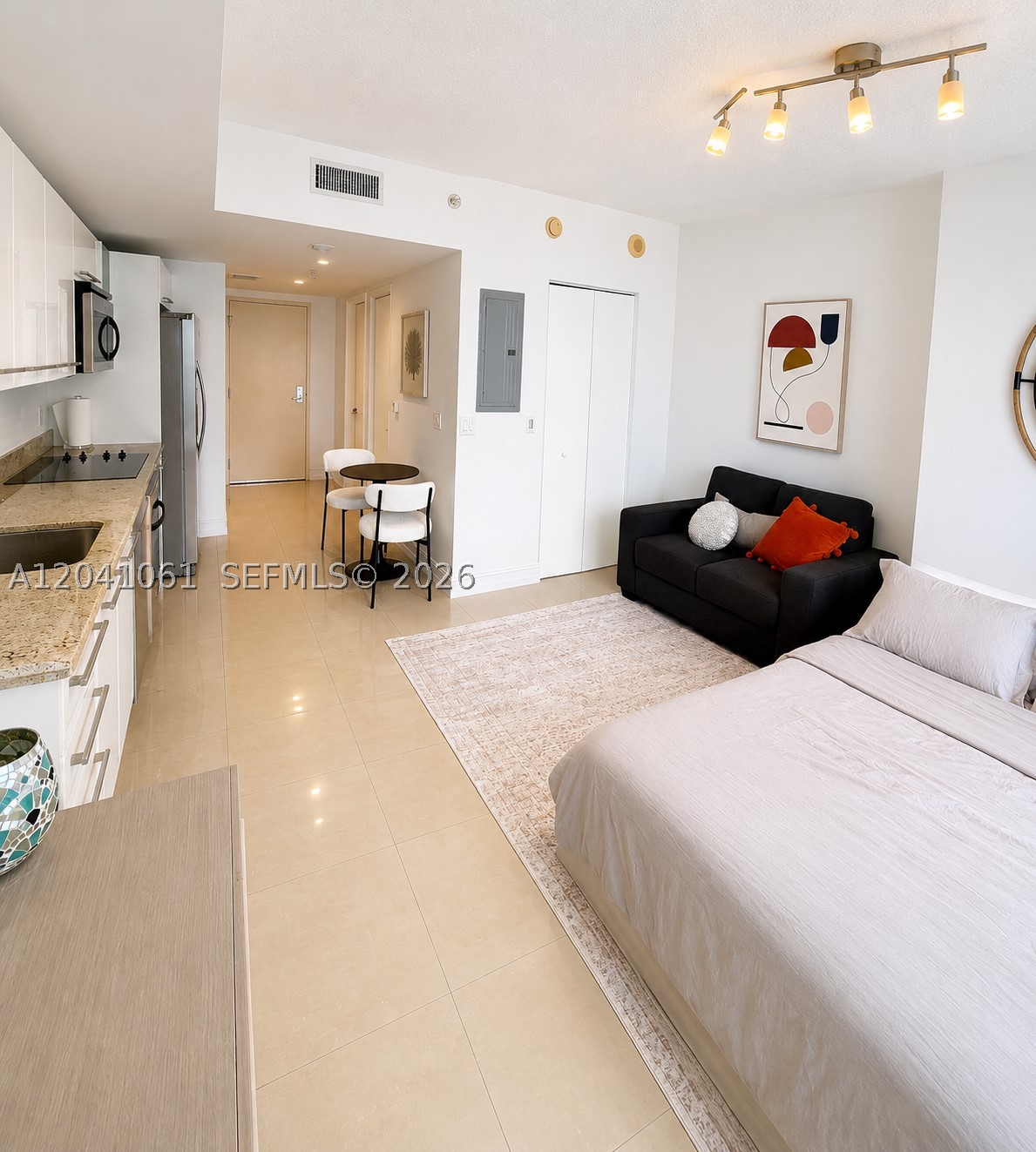 185 SW 7th St #2706 Miami, FL 33130