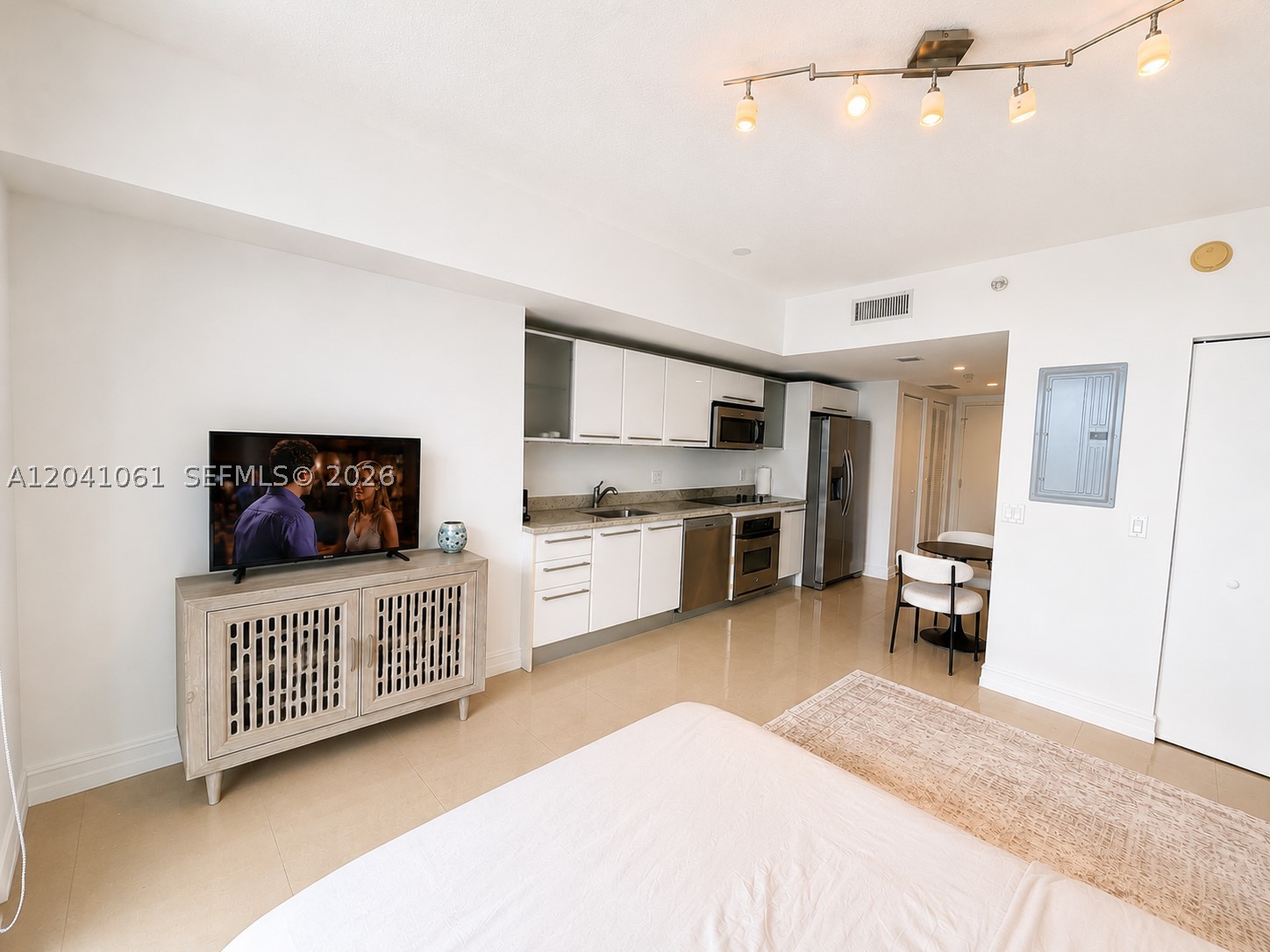 185 SW 7th St #2706 Miami, FL 33130