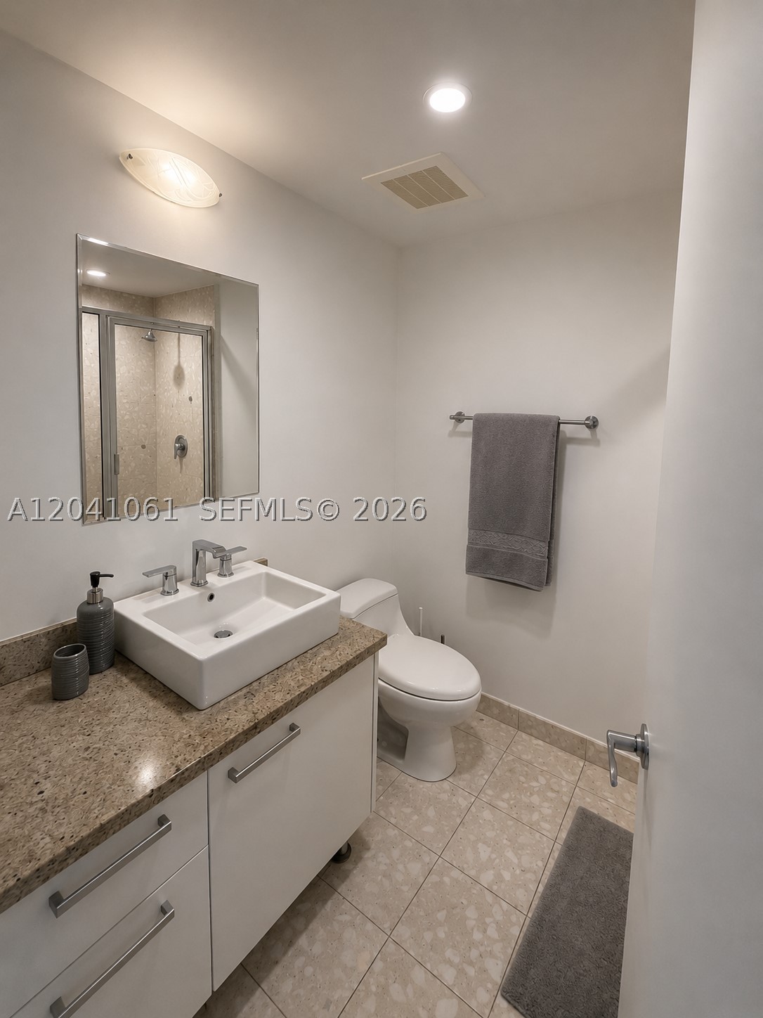185 SW 7th St #2706 Miami, FL 33130
