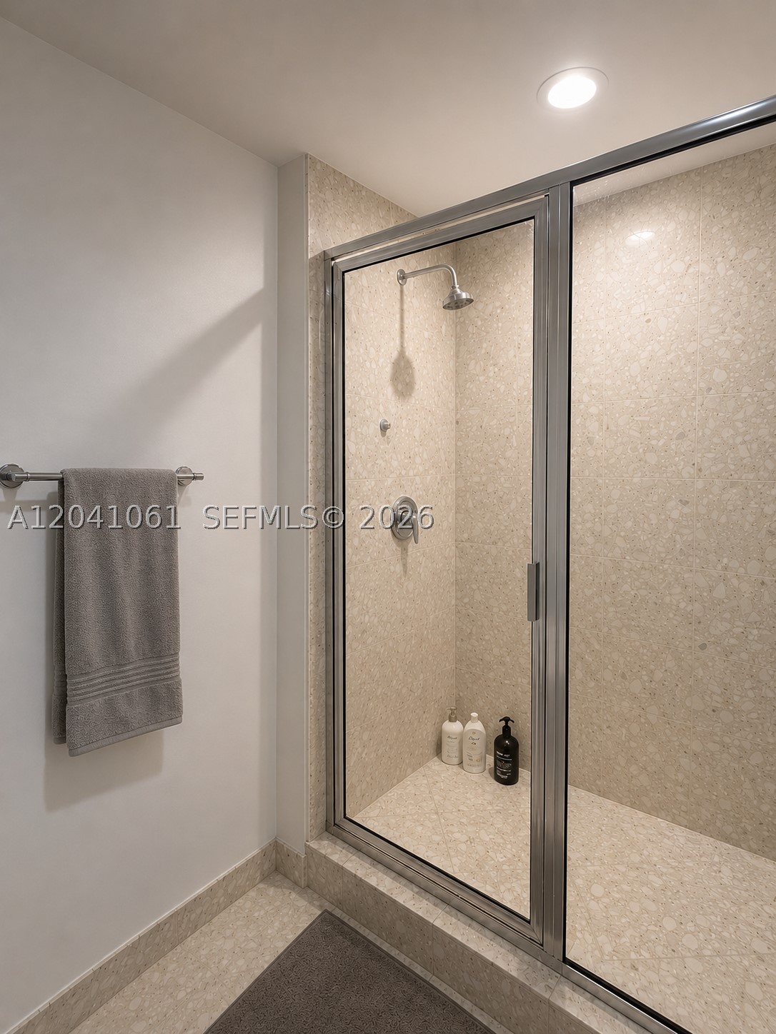 185 SW 7th St #2706 Miami, FL 33130
