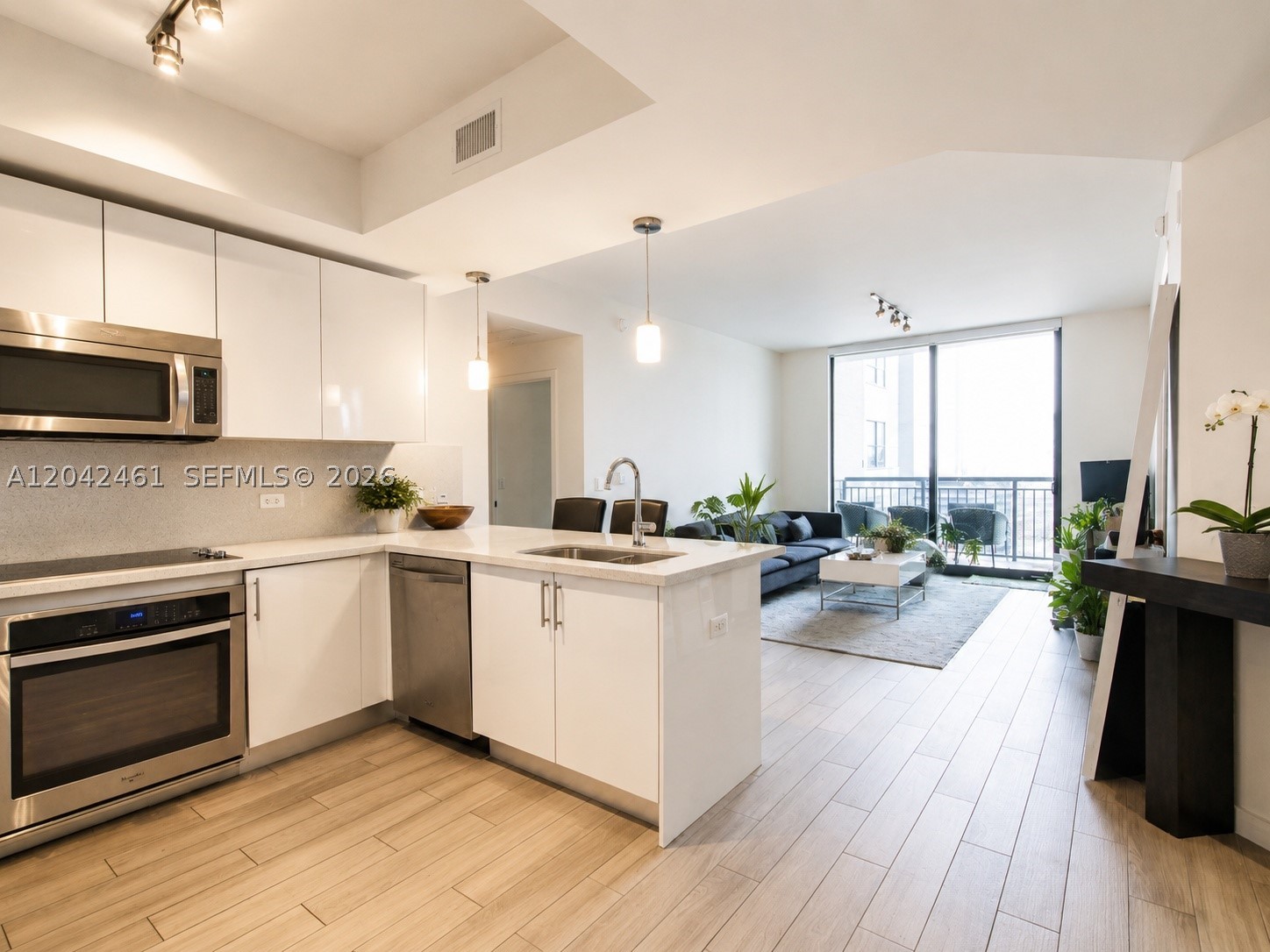image Nine at Mary Brickell Village2