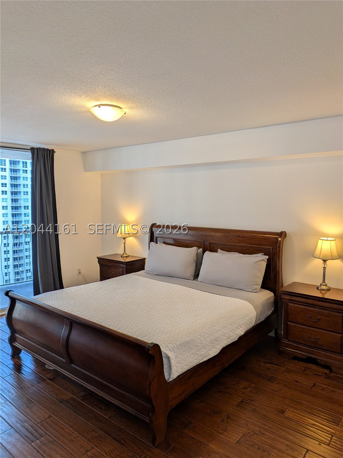 1200 Brickell Bay Dr #2806 Miami, FL 33131