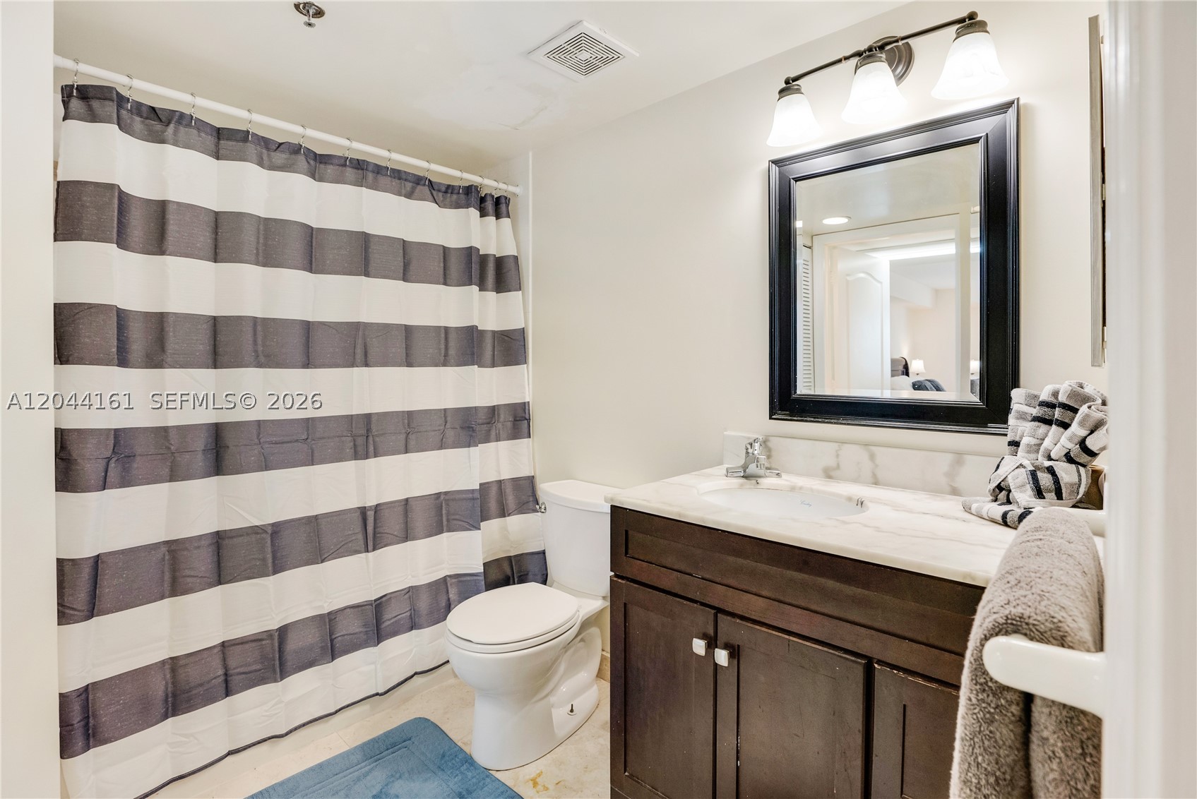 1200 Brickell Bay Dr #2806 Miami, FL 33131