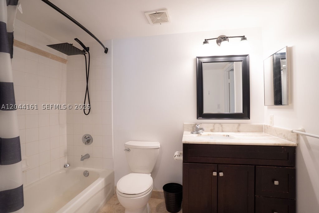 1200 Brickell Bay Dr #2806 Miami, FL 33131