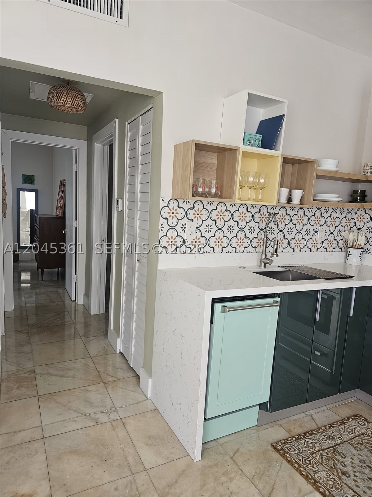 801 8th St #201 Miami Beach, FL 33139