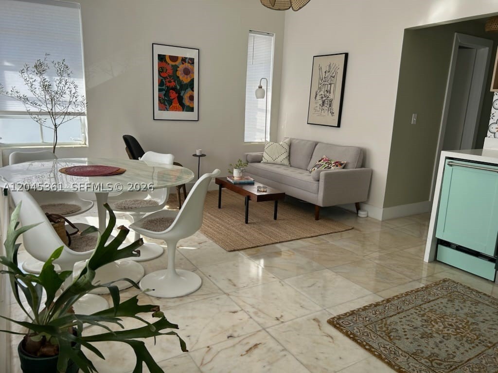 801 8th St #201 Miami Beach, FL 33139