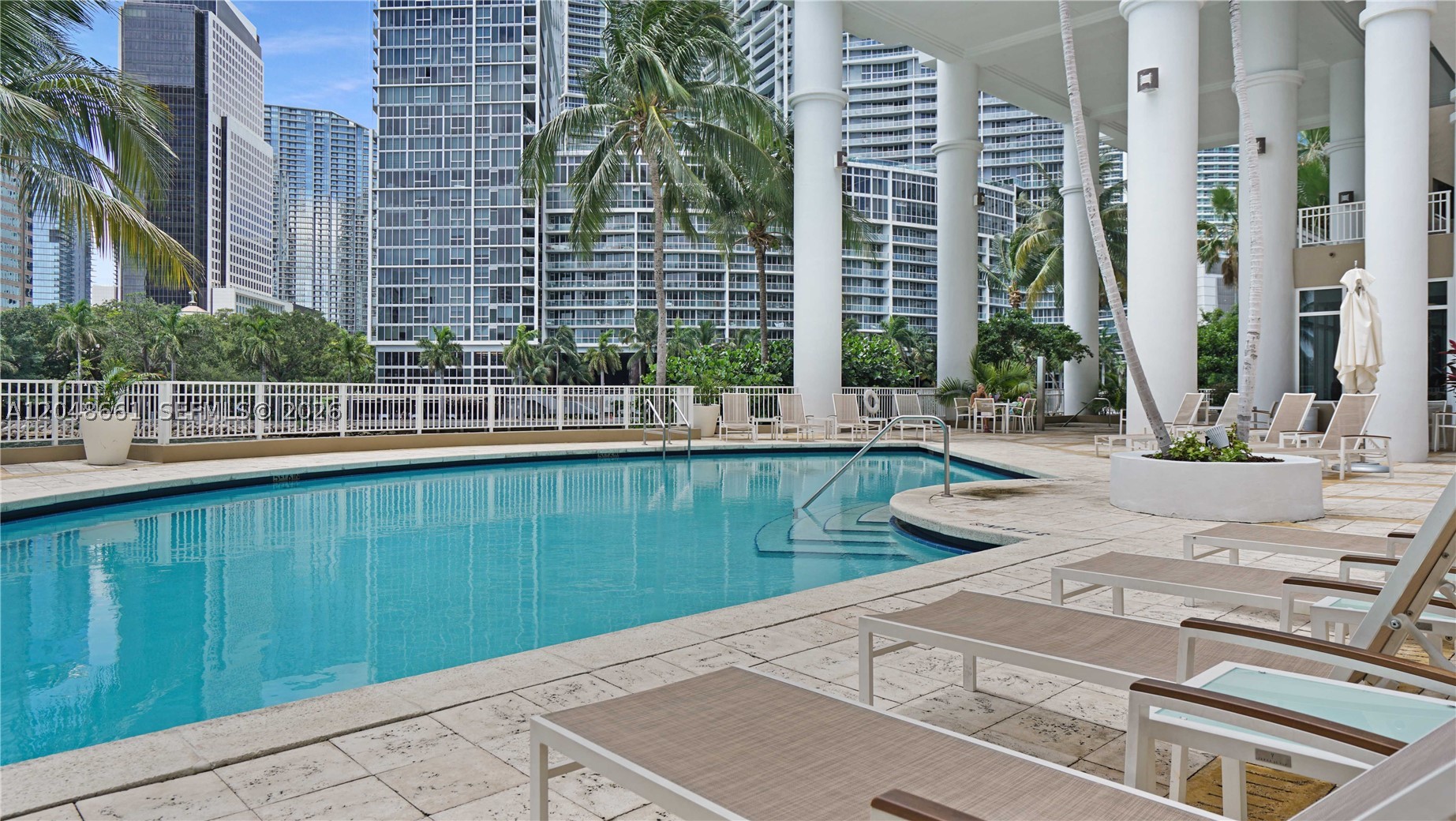 image Courts Brickell Key63