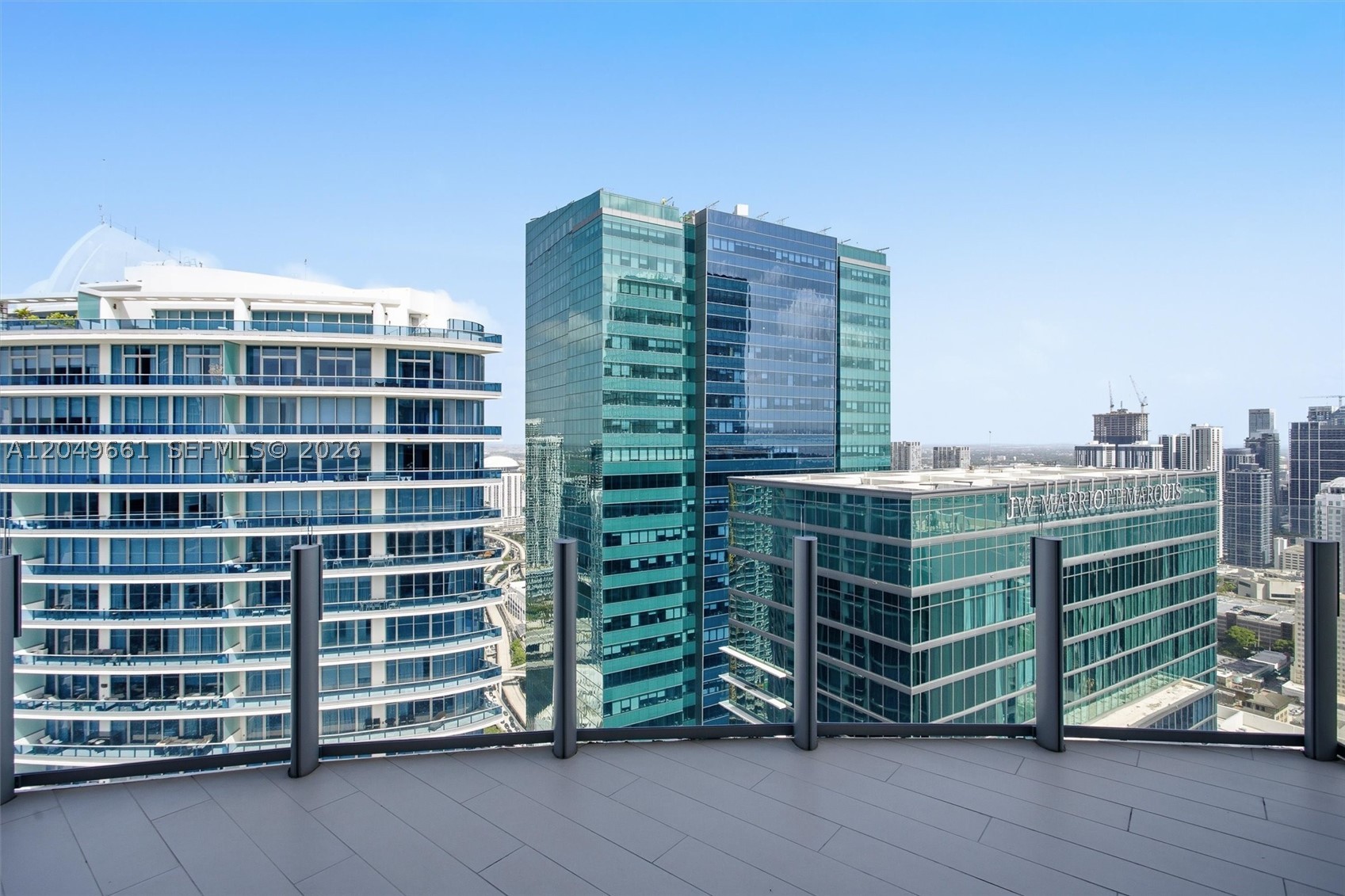 image Aston Martin Residences27