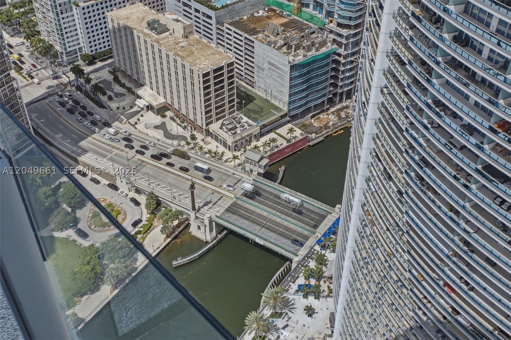 image Aston Martin Residences28