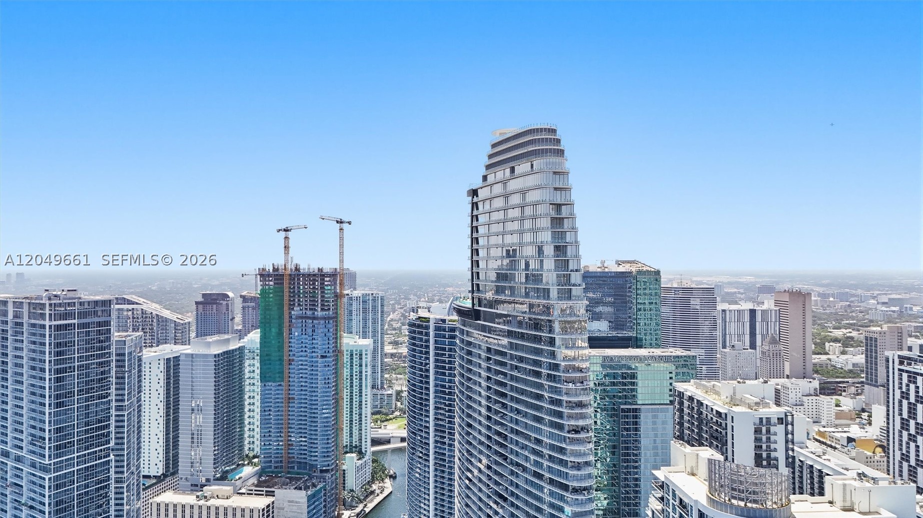 image Aston Martin Residences35