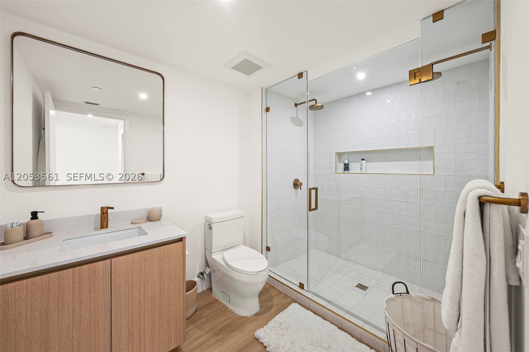 90 NE 32th St #720 Miami, FL 33127