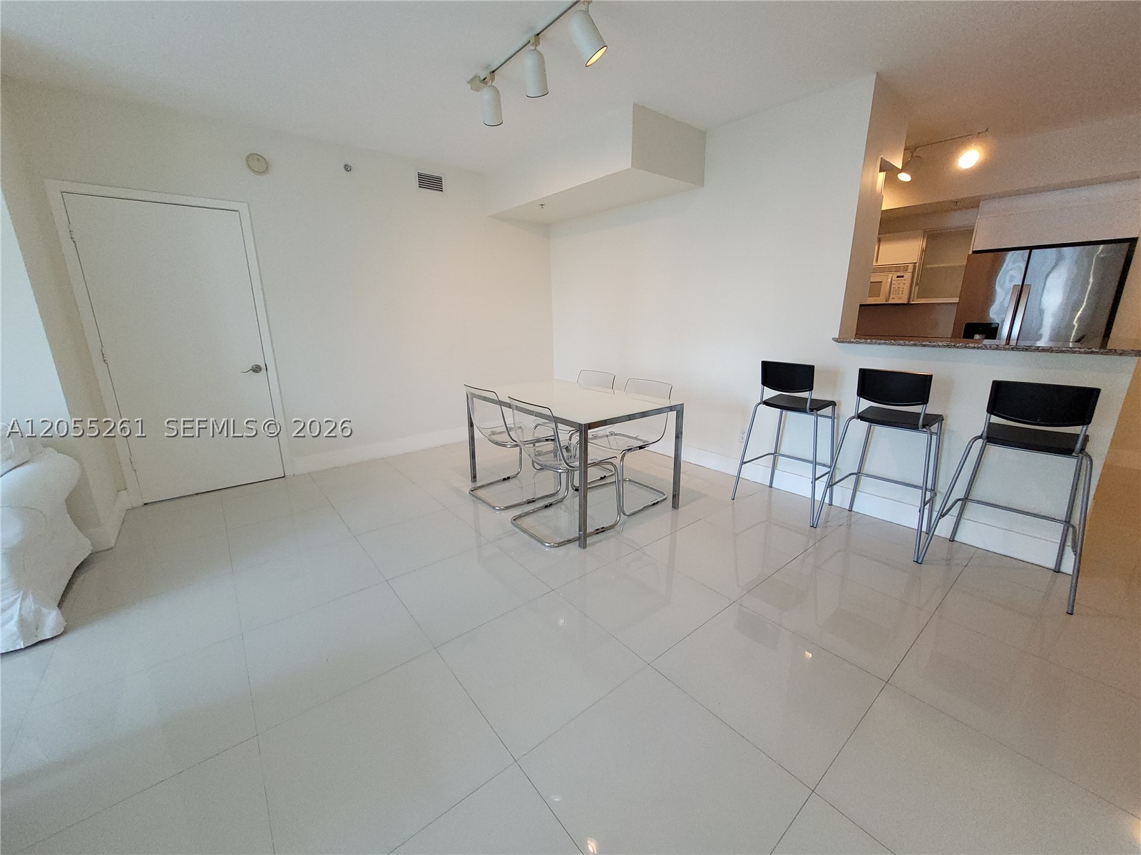 325 S Biscayne Blvd #1719 Miami, FL 33131