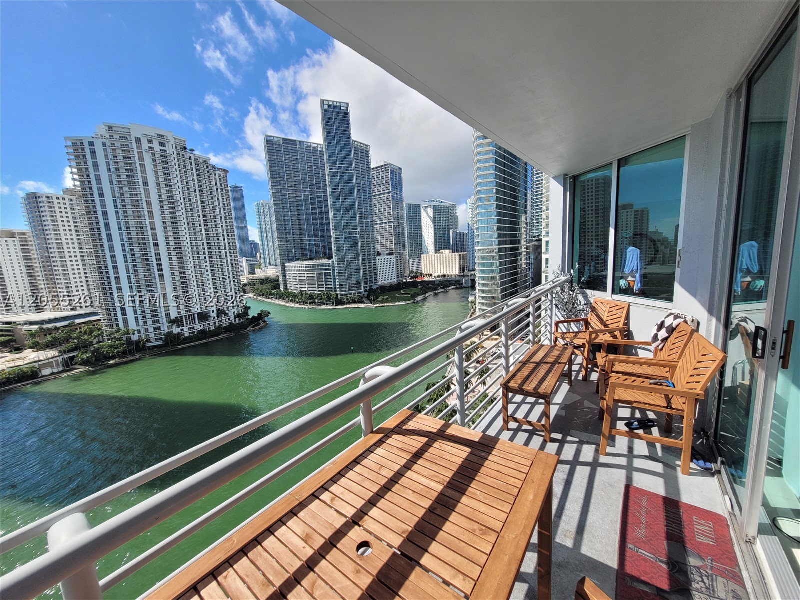 325 S Biscayne Blvd #1719 Miami, FL 33131