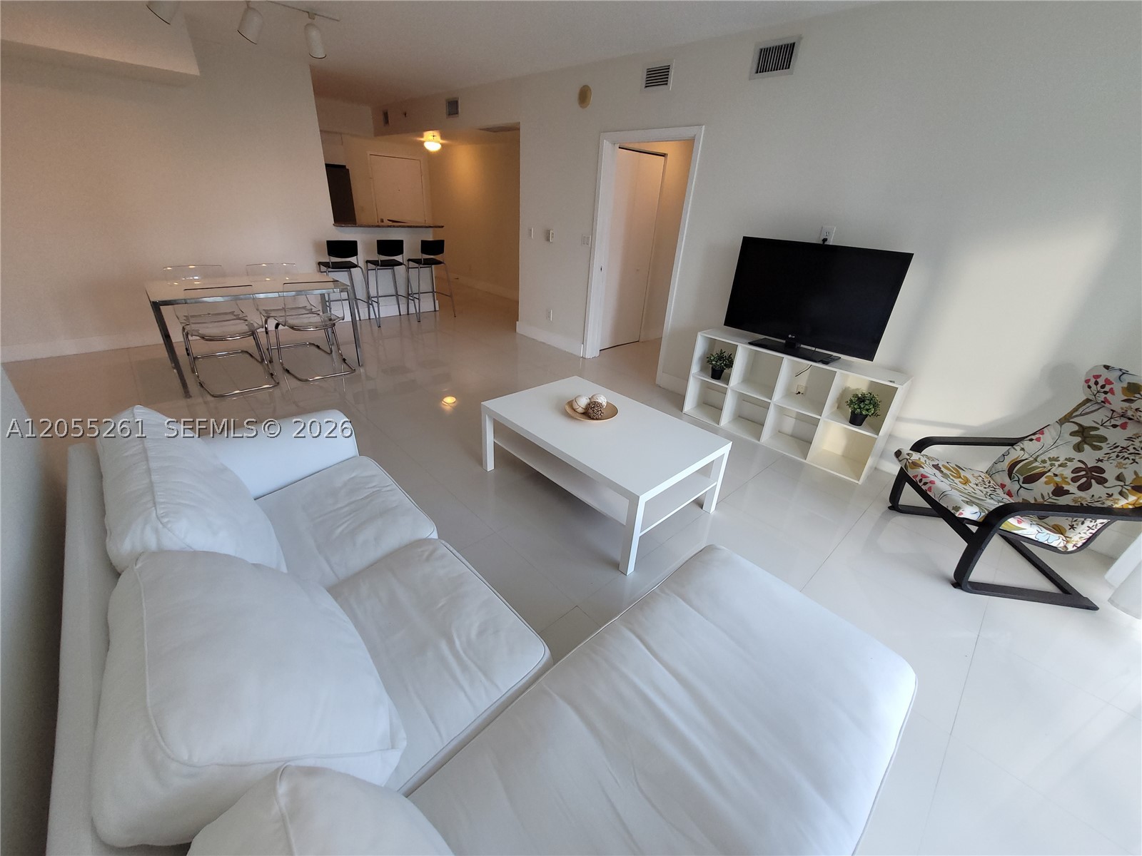 325 S Biscayne Blvd #1719 Miami, FL 33131