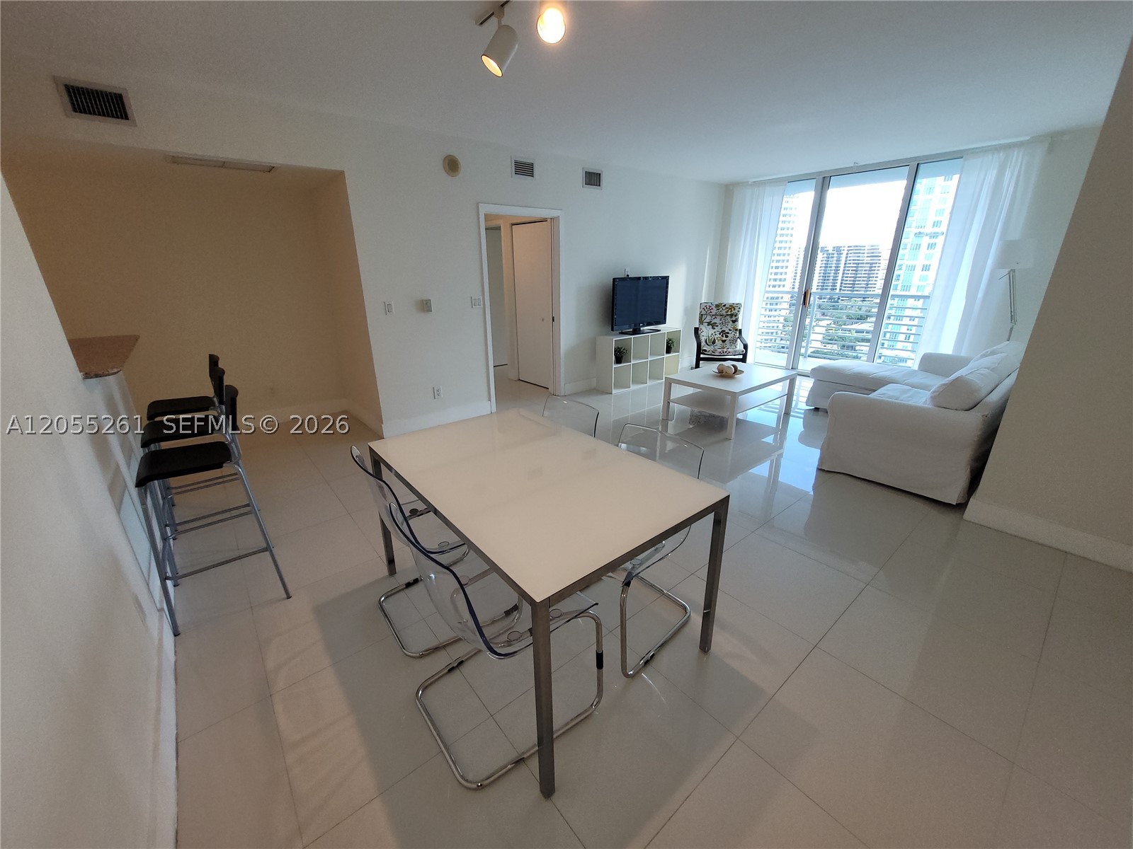 325 S Biscayne Blvd #1719 Miami, FL 33131