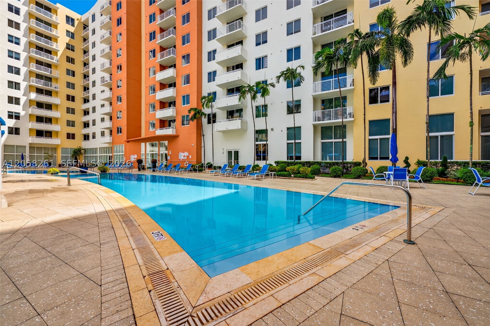 image The Venture at Aventura23