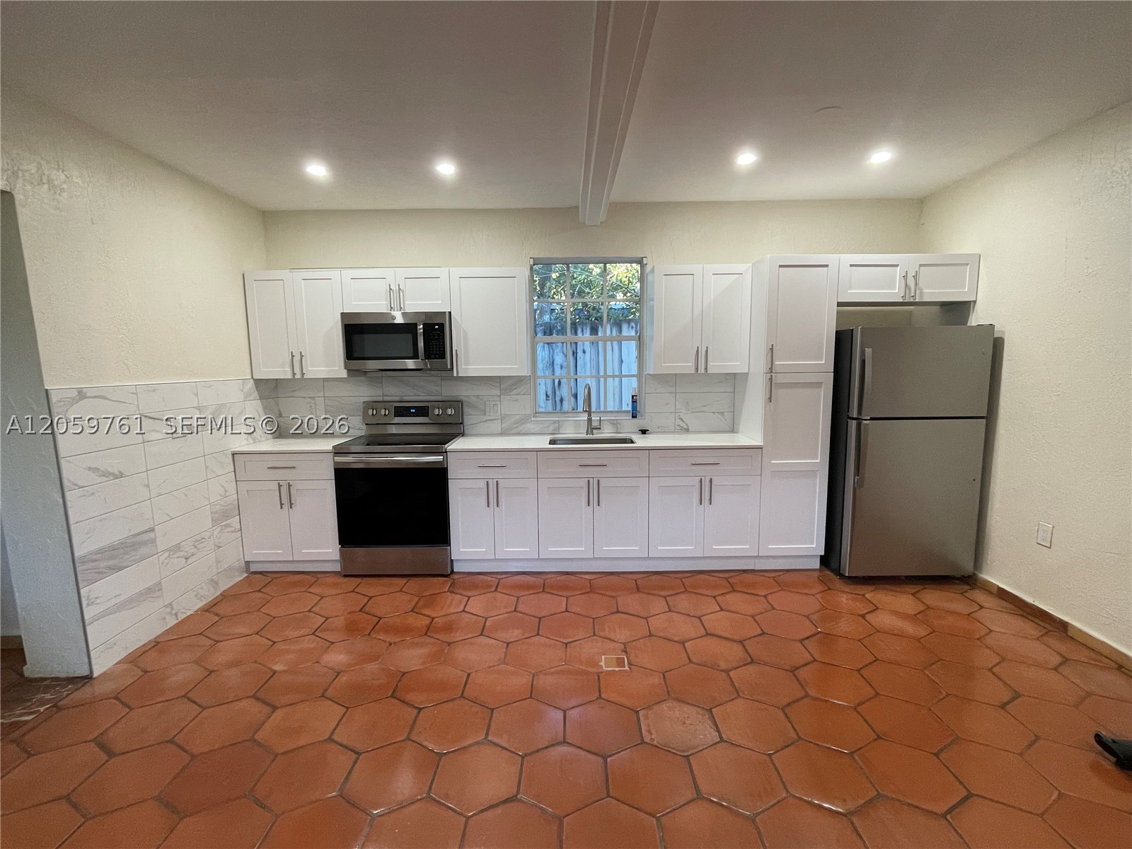 2153 Sw 13th St Miami, FL 33145