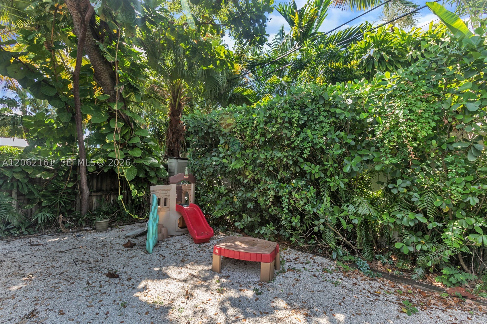 776 NE 74th St Miami, FL 33138