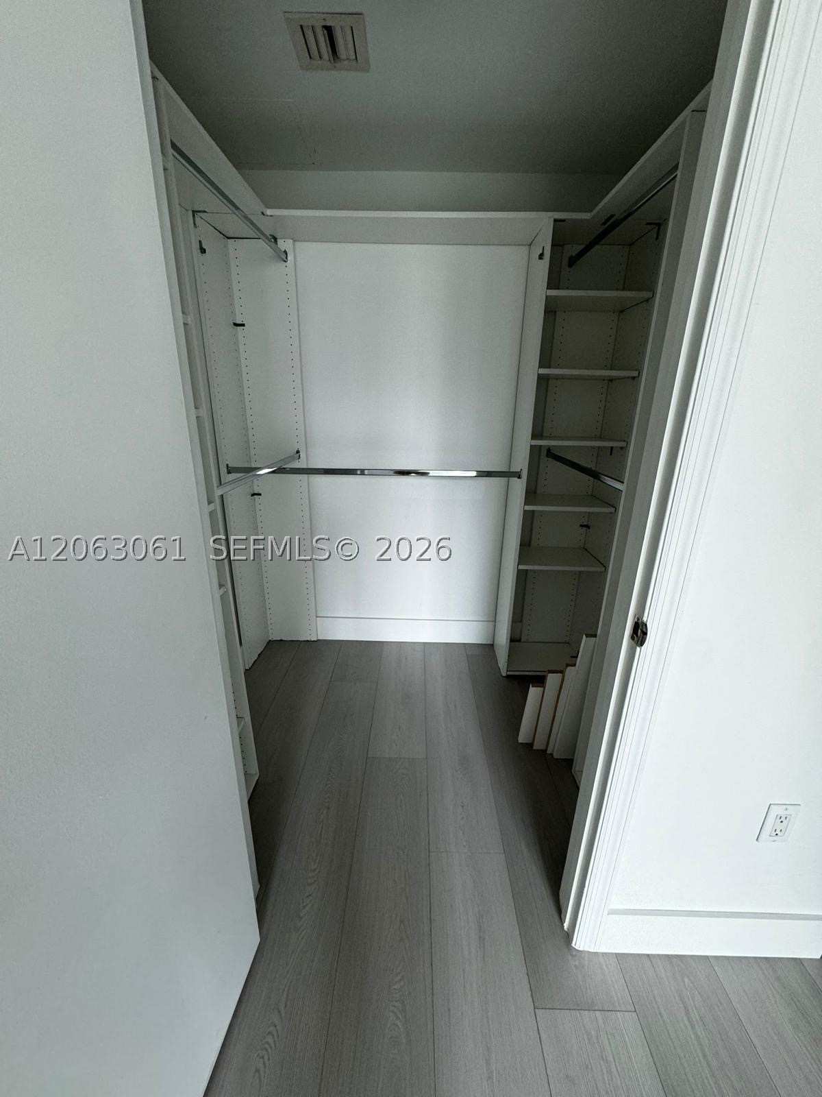 image 500 Brickell East6
