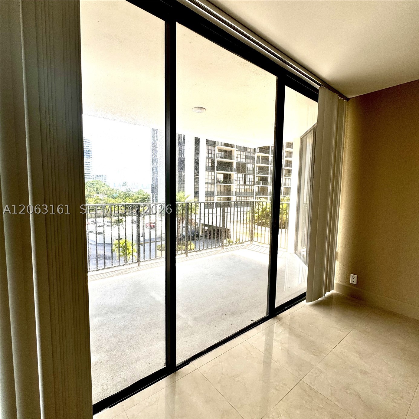 image Brickell Place II23